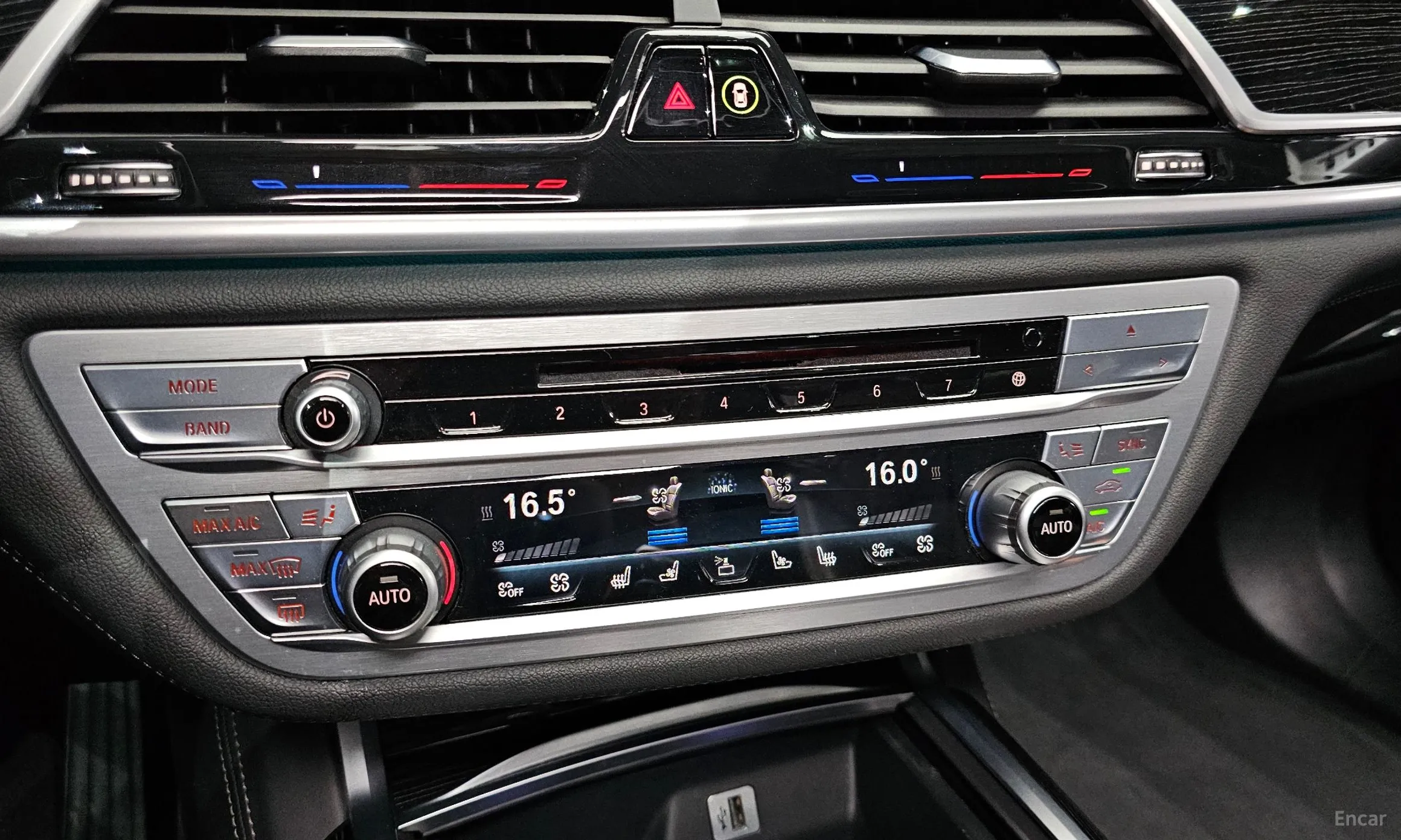 BMW 7 Series (G11) превью 17