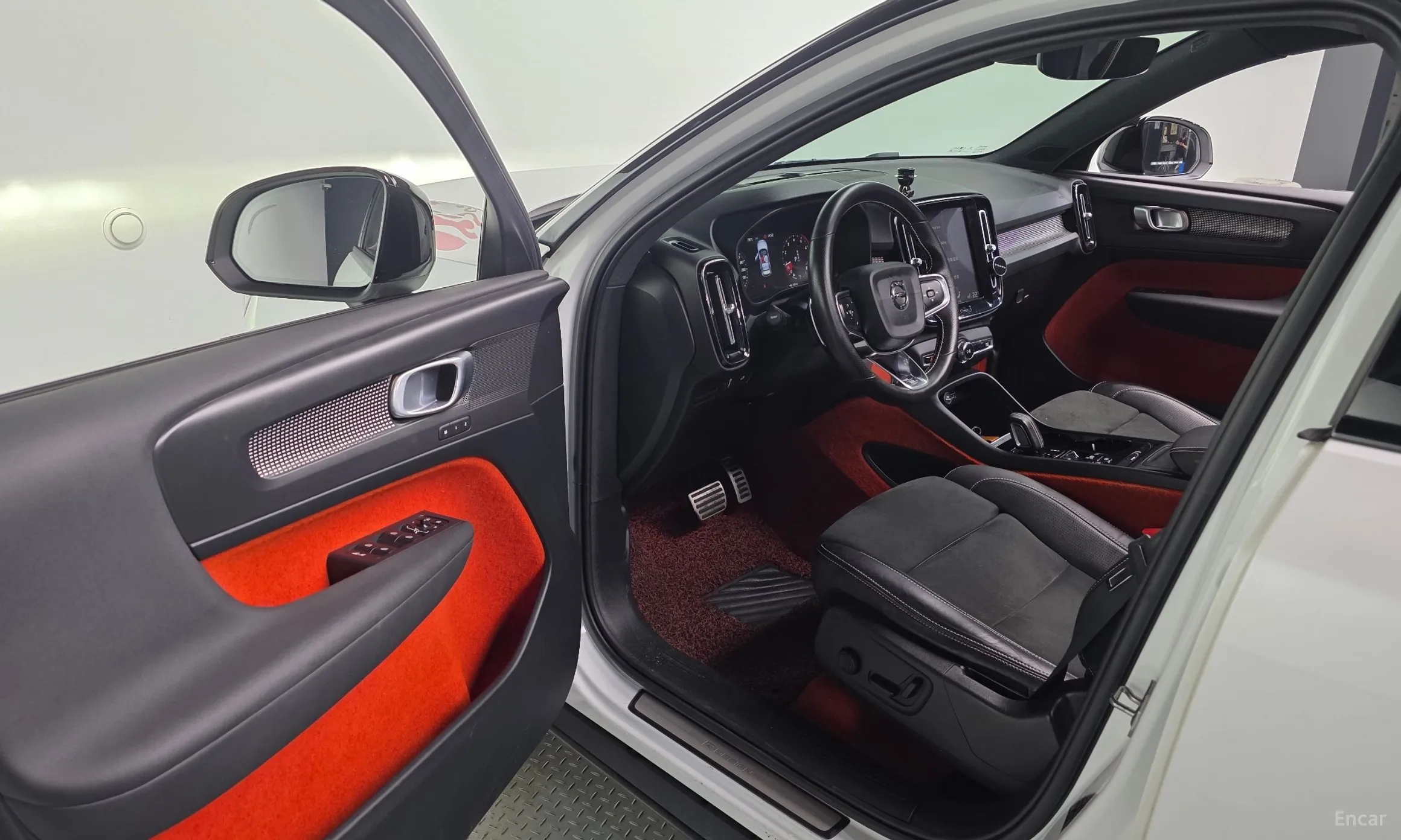 Volvo XC40 превью 11