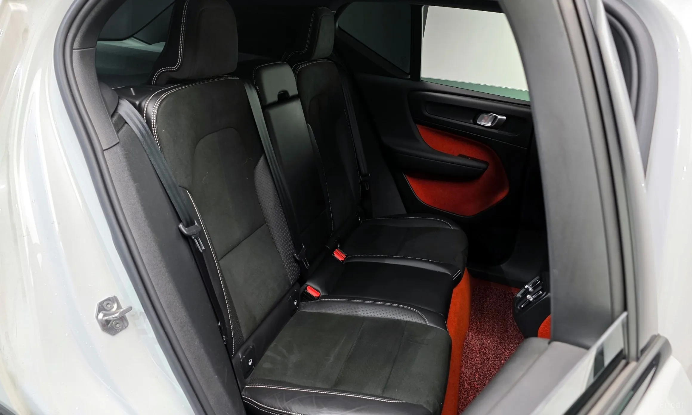 Volvo XC40 превью 12