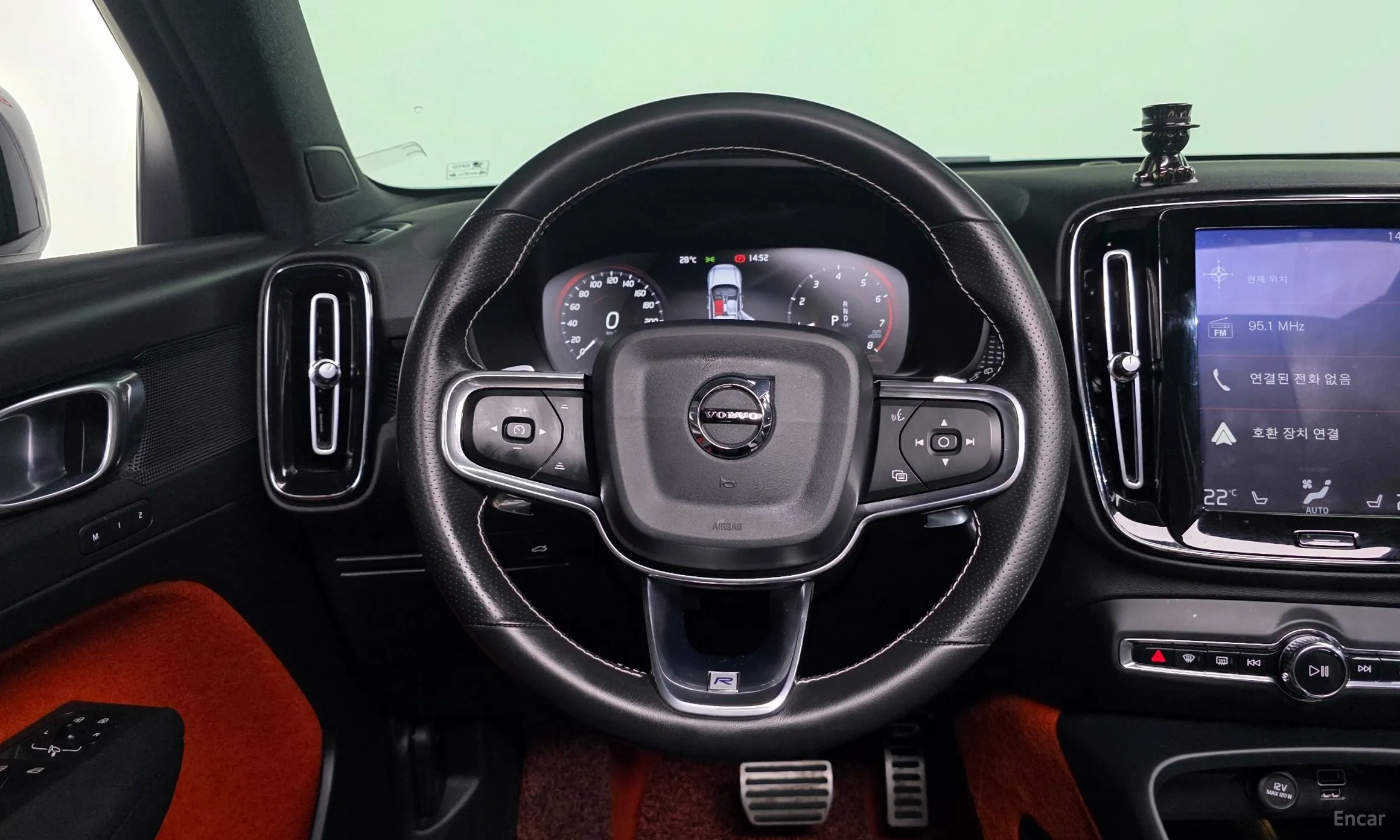 Volvo XC40 превью 13