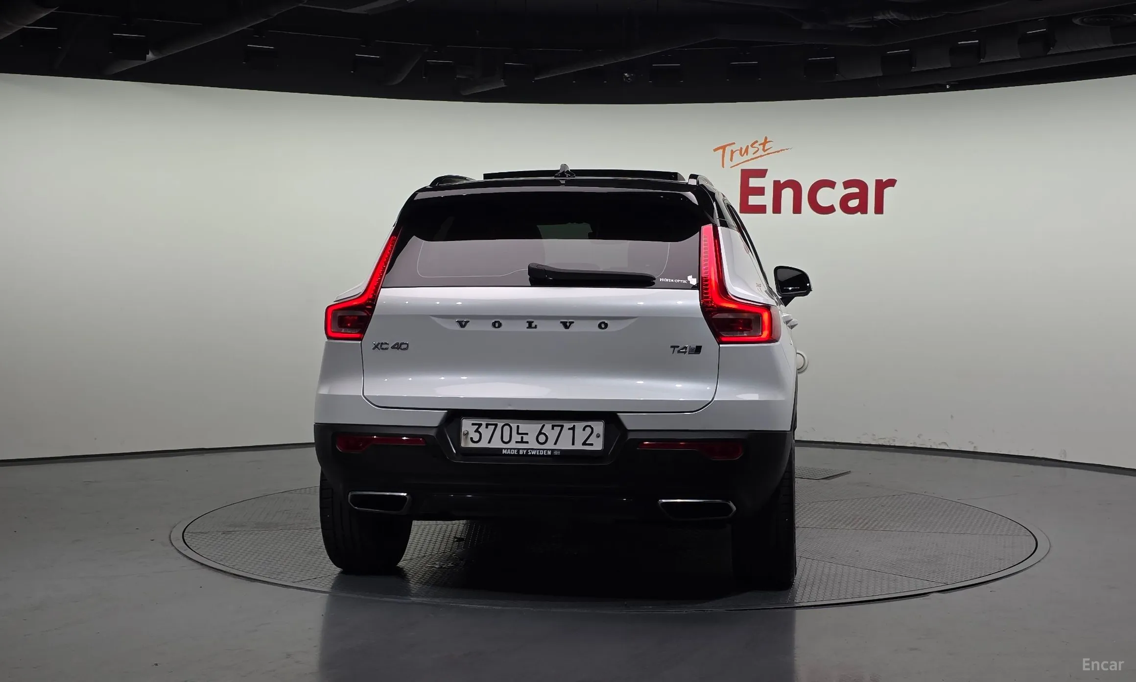 Volvo XC40 превью 4