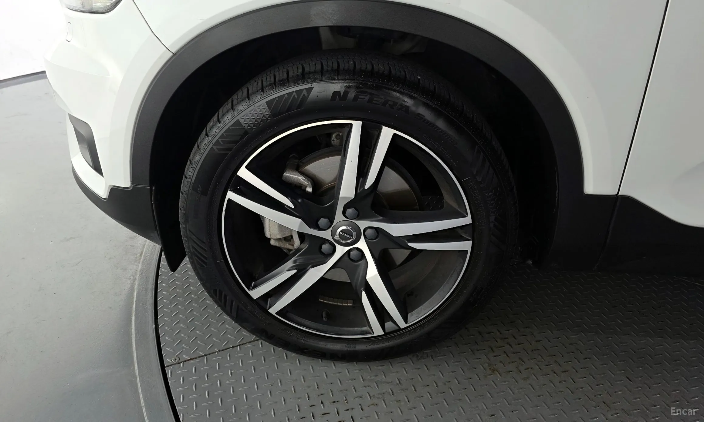 Volvo XC40 превью 5