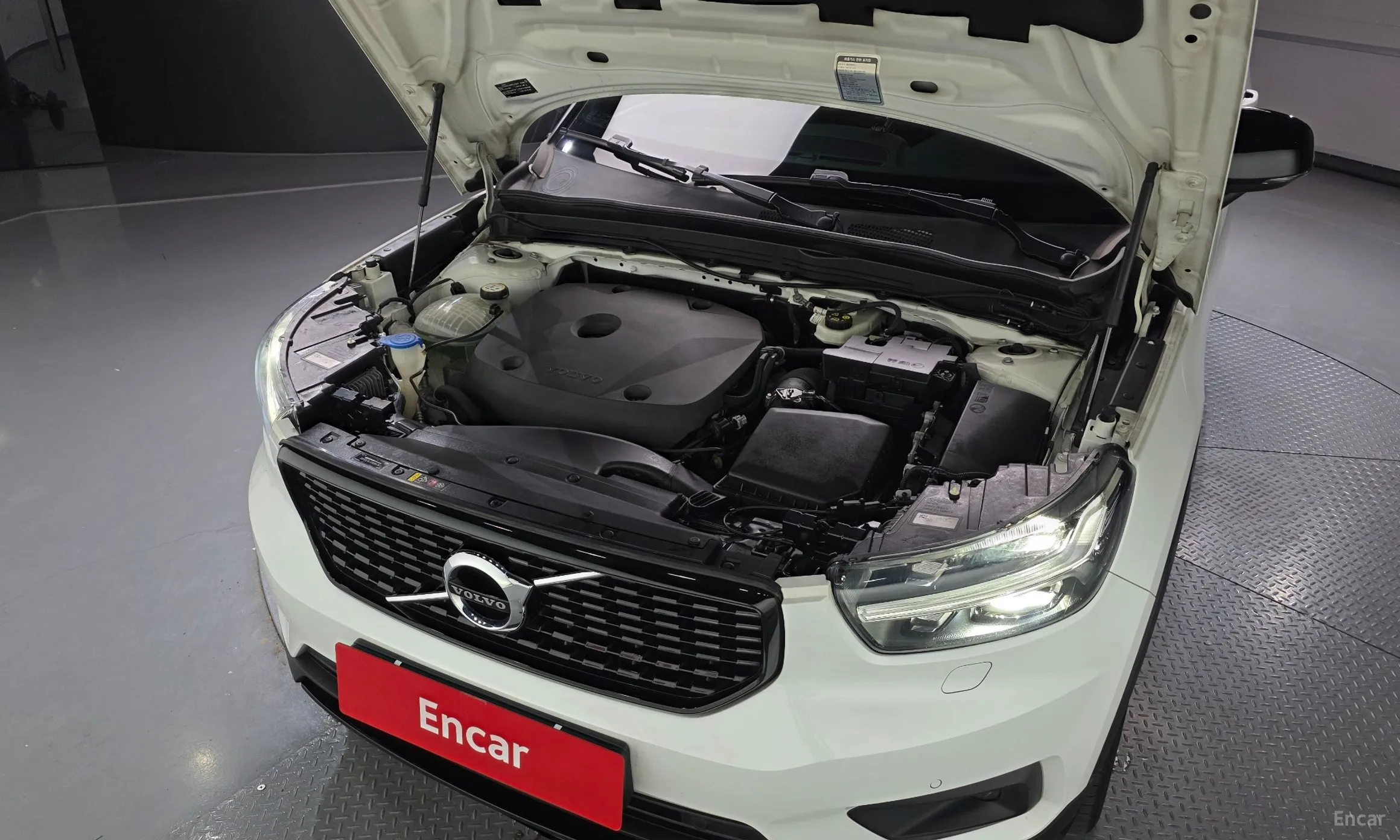 Volvo XC40 превью 6