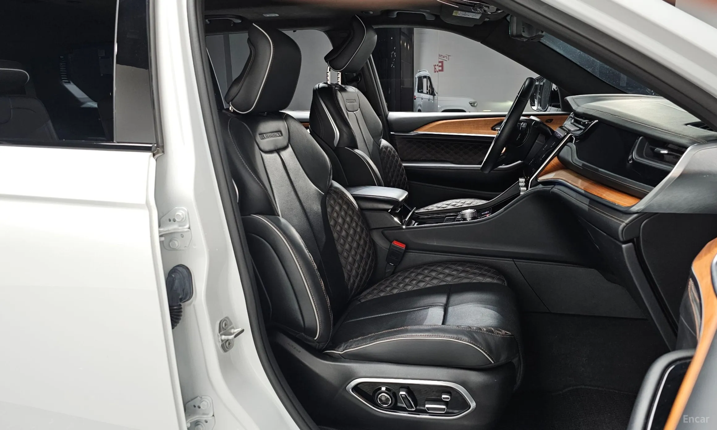 Jeep Grand Cherokee (WL) превью 10