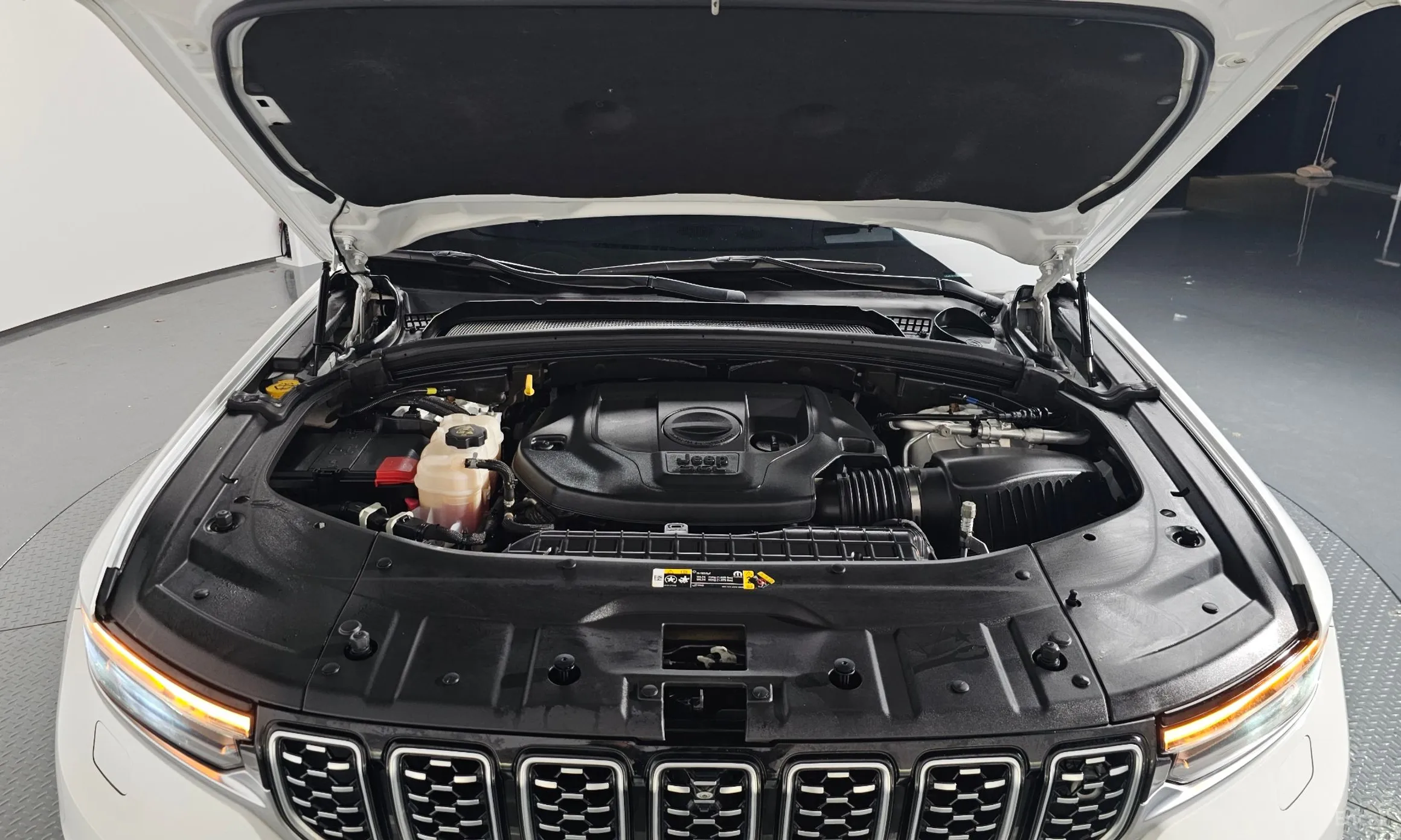 Jeep Grand Cherokee (WL) превью 6