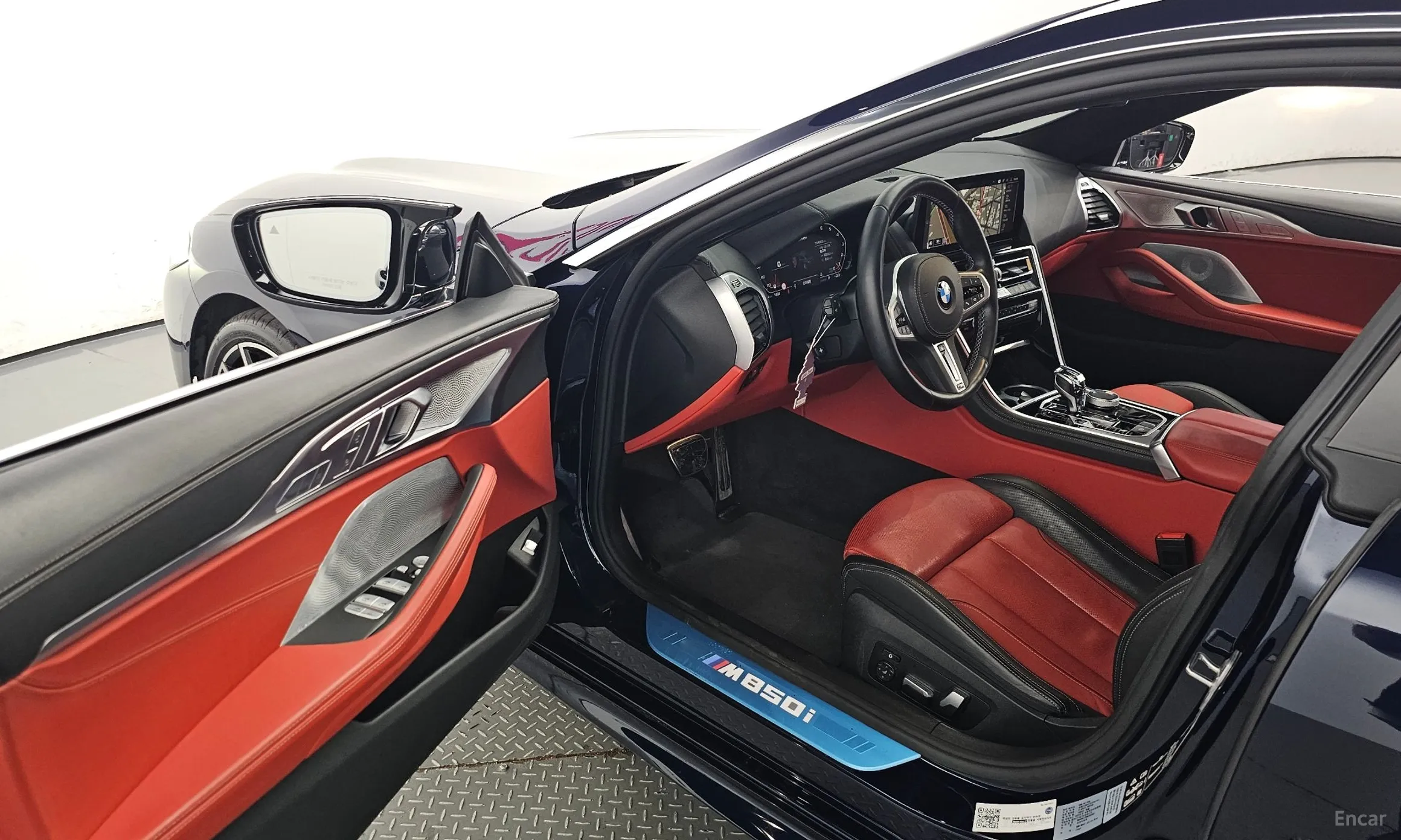 BMW 8-series (G15) превью 10