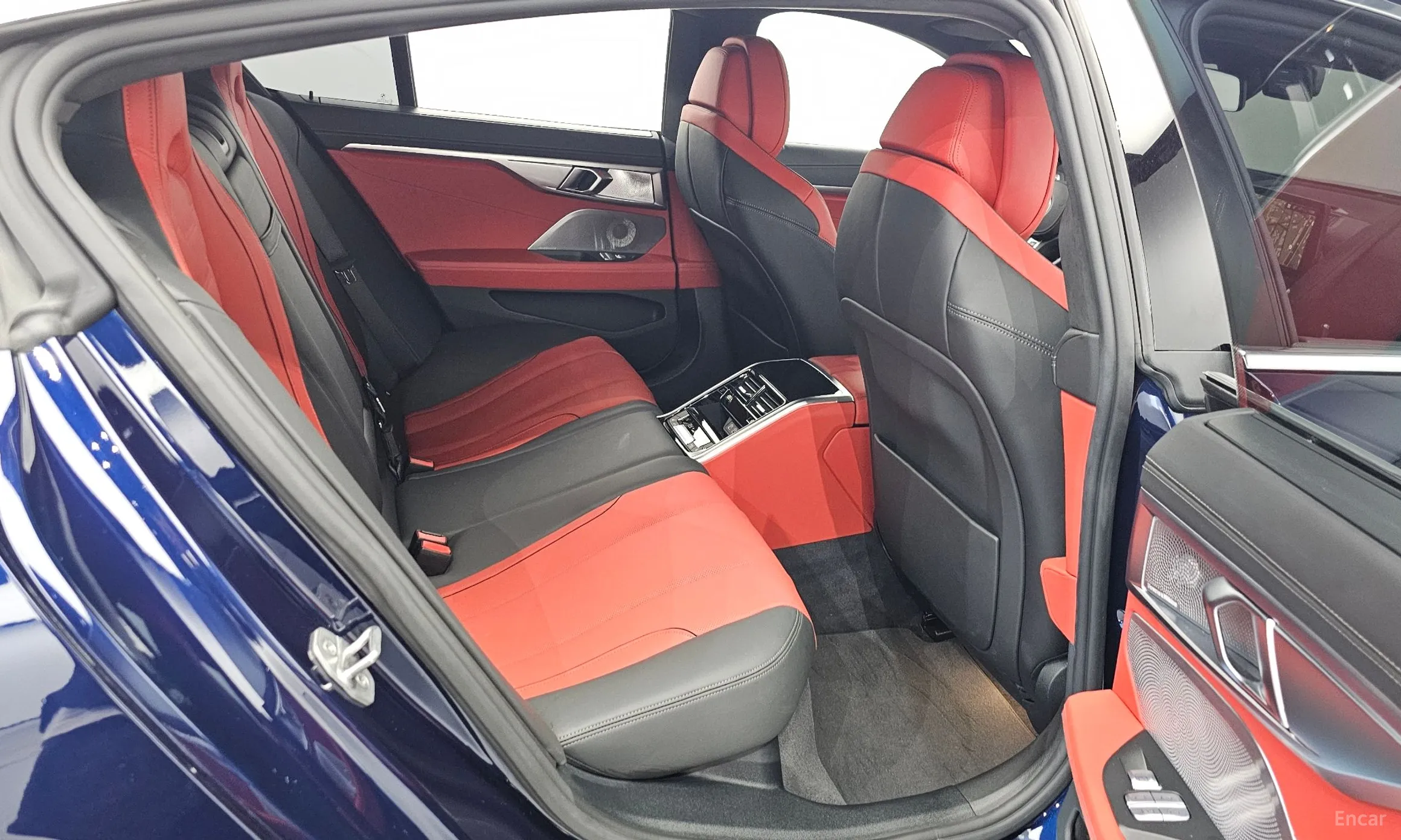 BMW 8-series (G15) превью 12