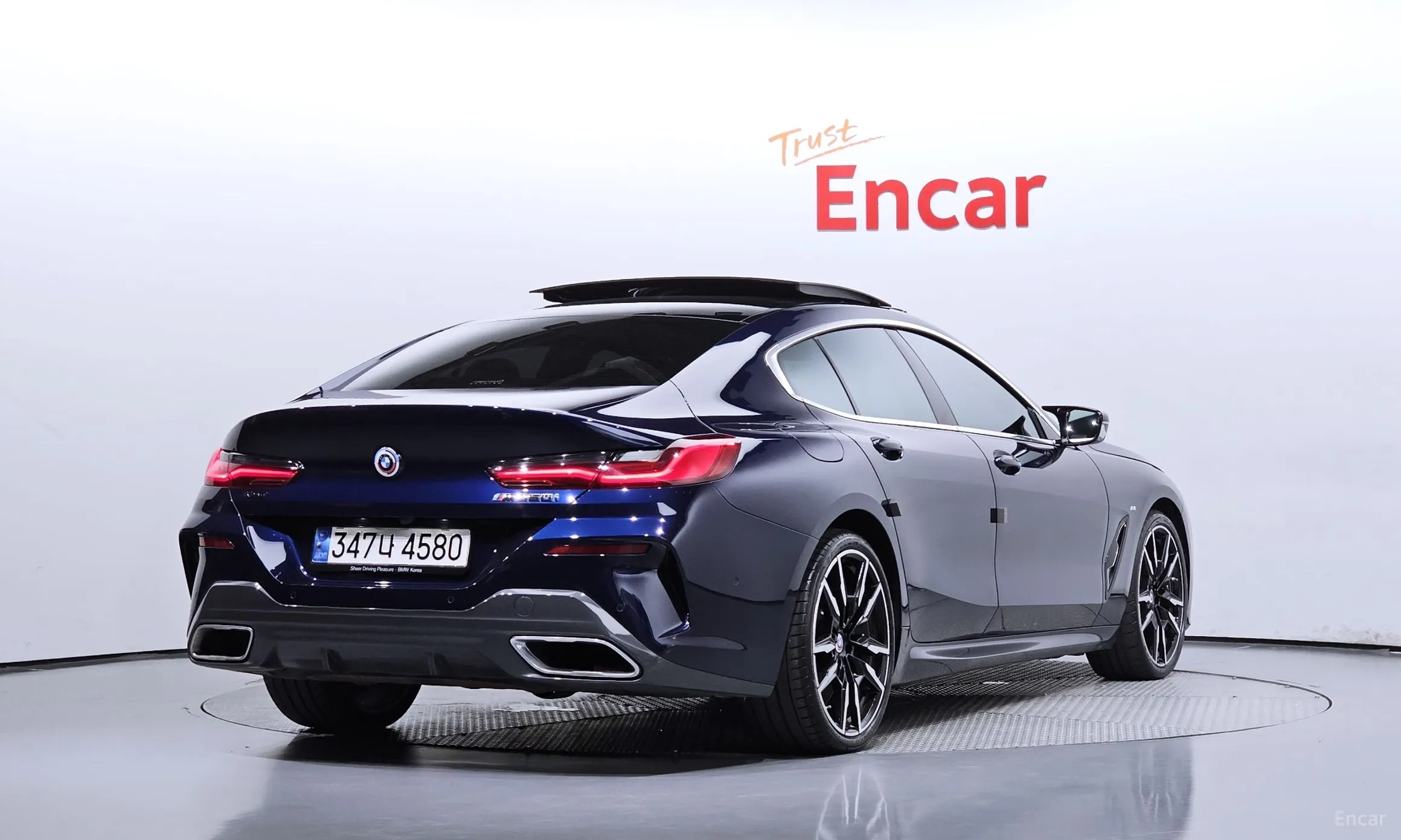 BMW 8-series (G15)