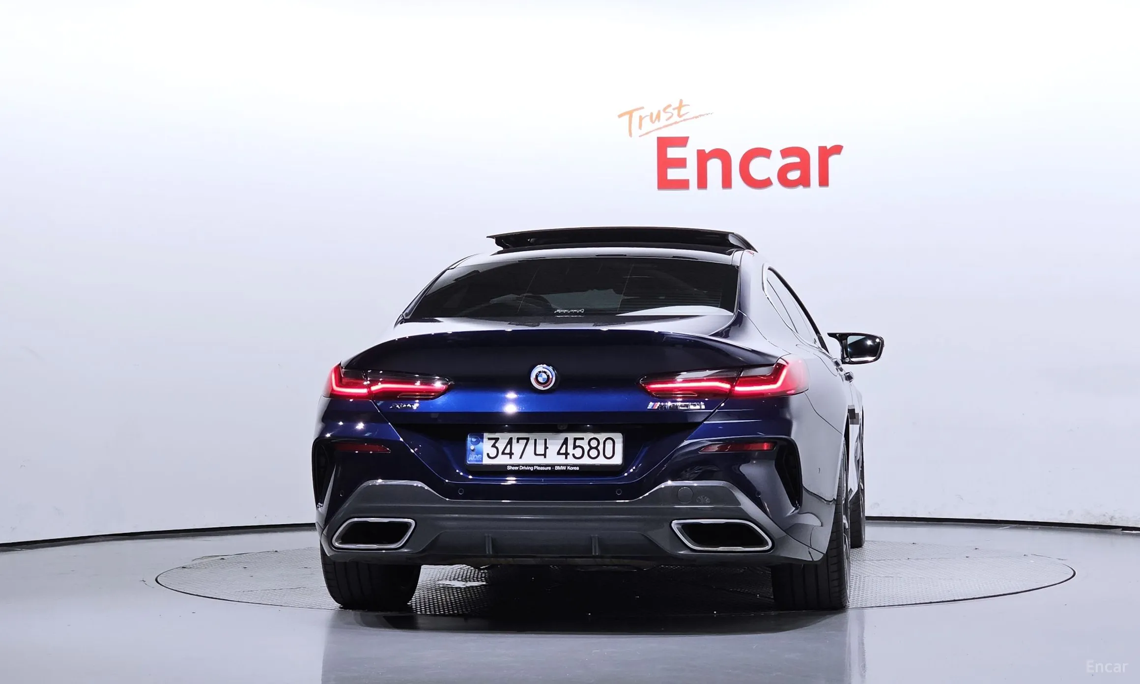BMW 8-series (G15) превью 4