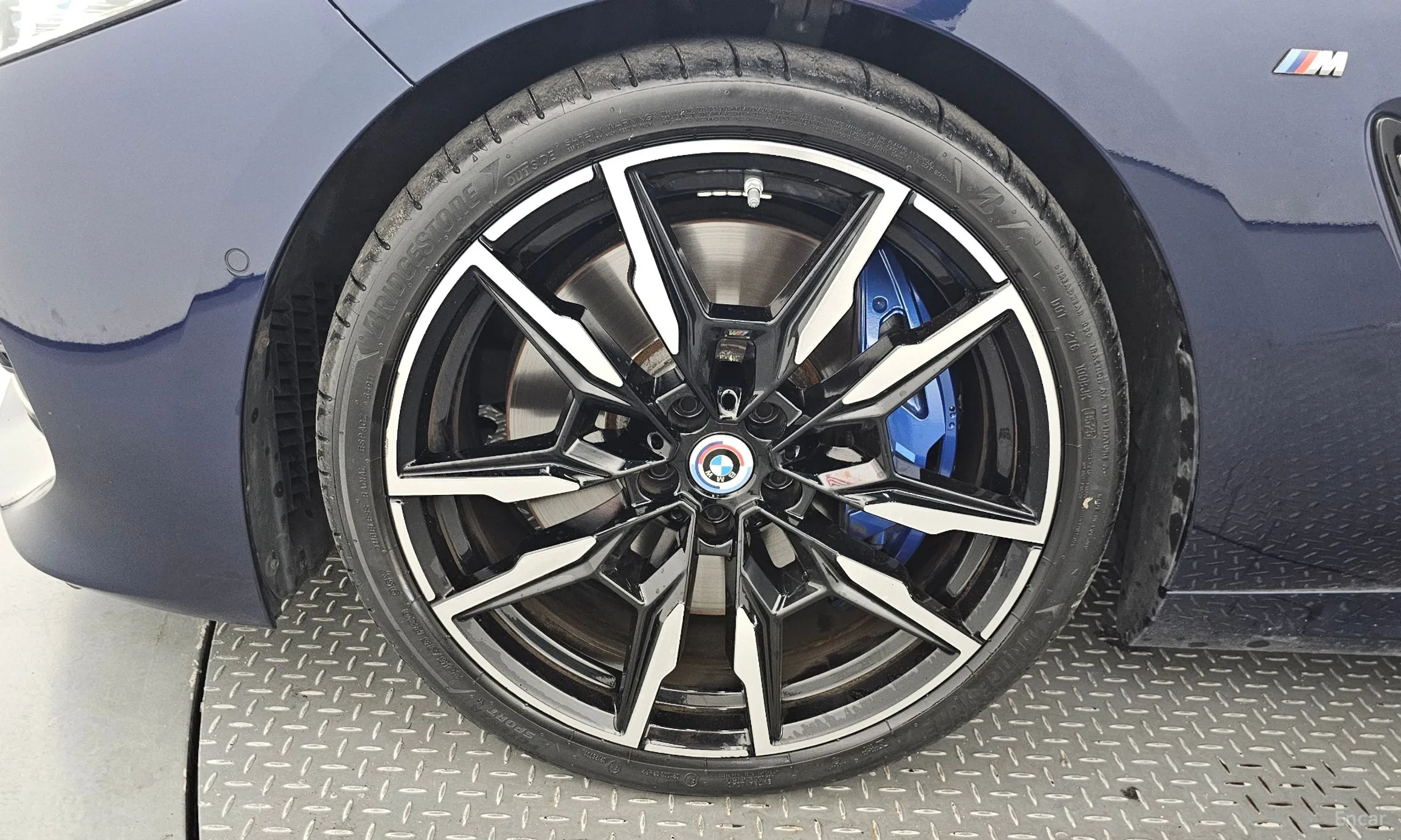 BMW 8-series (G15) превью 5