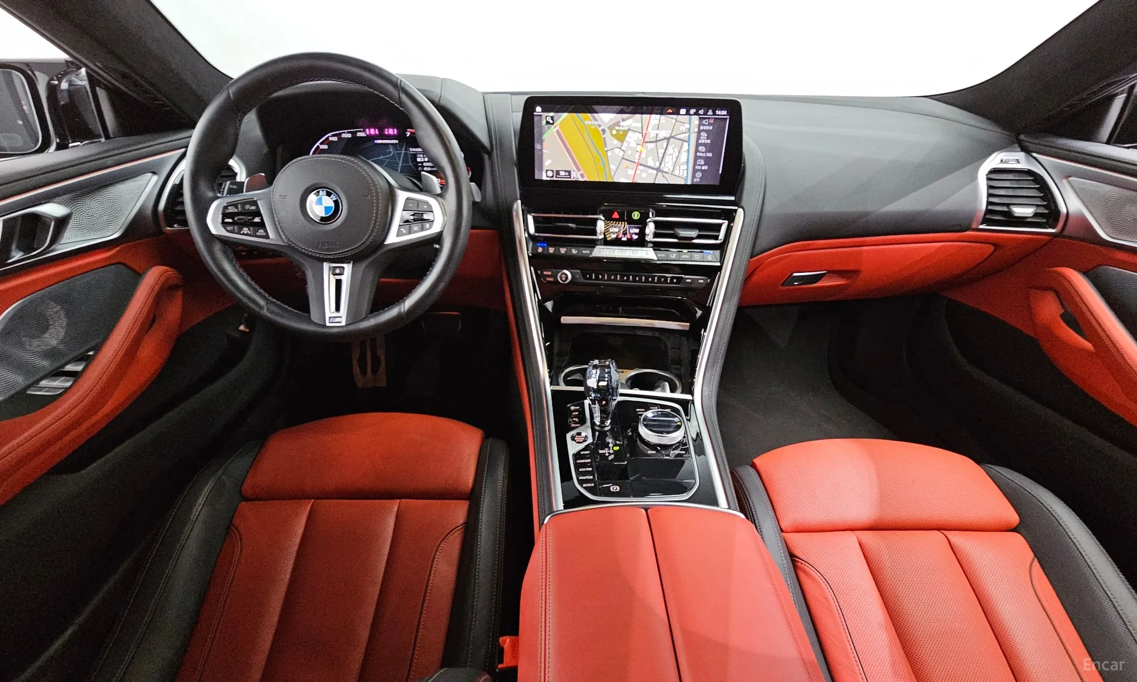 BMW 8-series (G15) превью 7