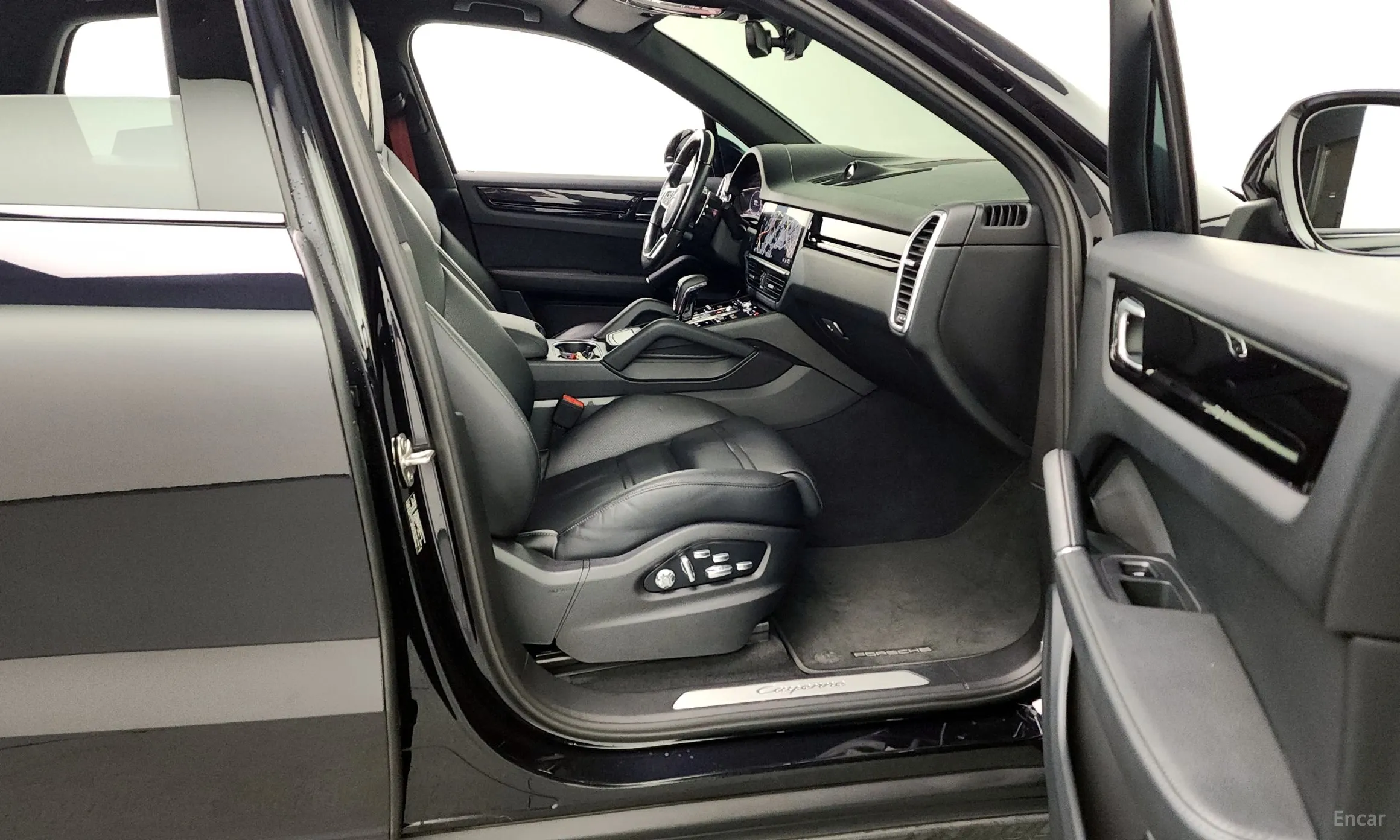 Porsche Cayenne (PO536) превью 11