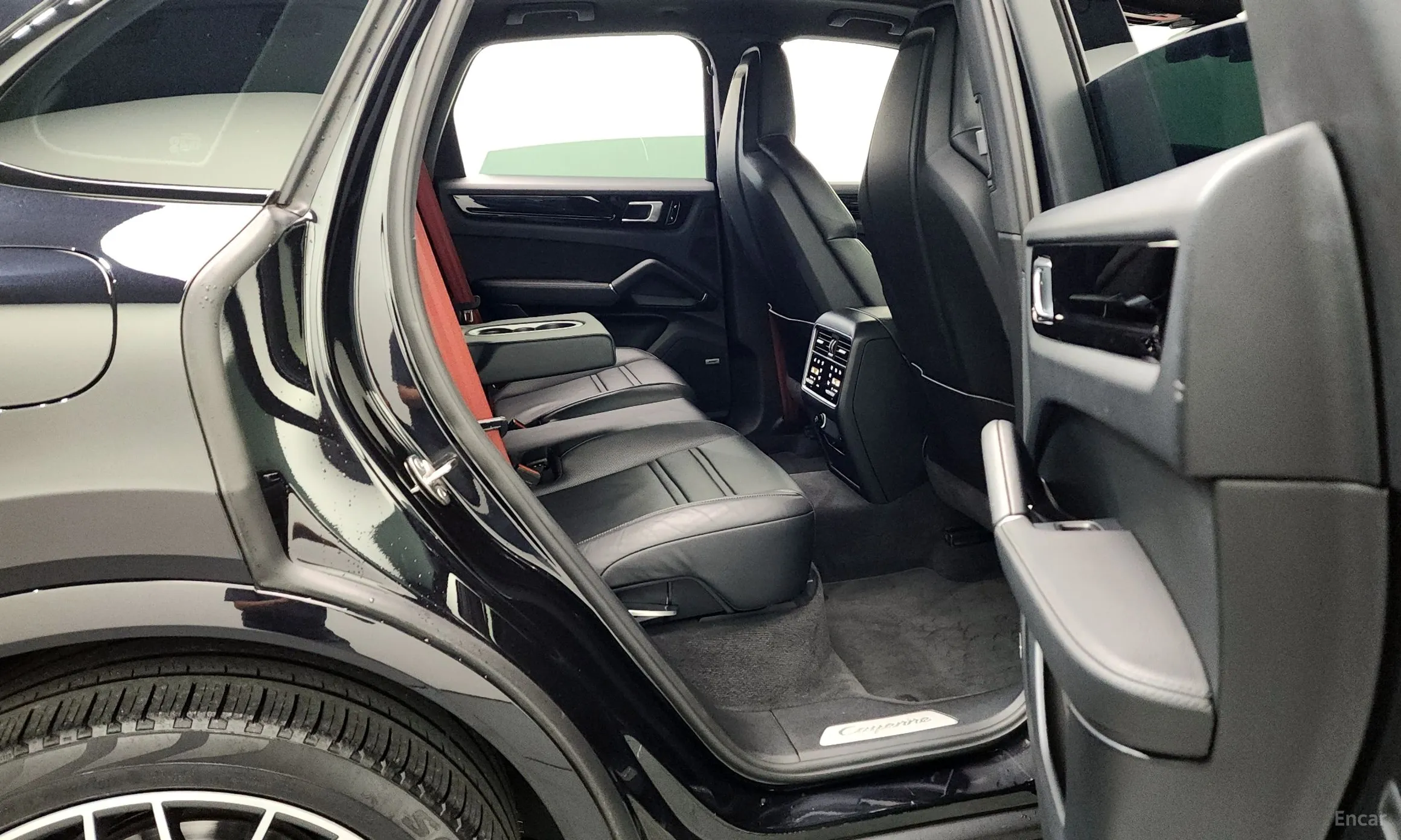 Porsche Cayenne (PO536) превью 12