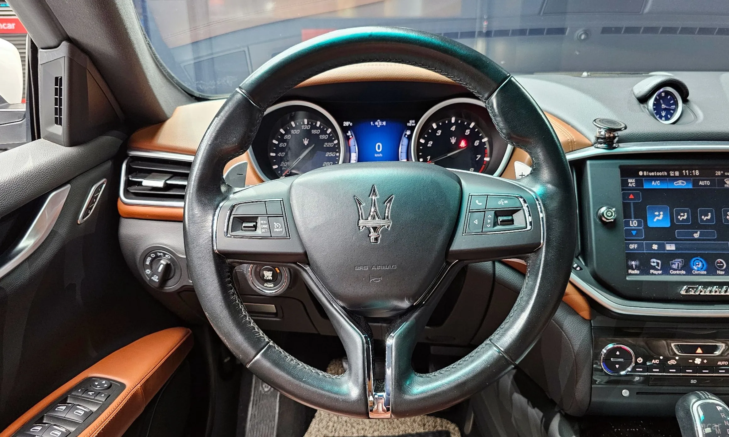 Maserati Ghibli превью 13