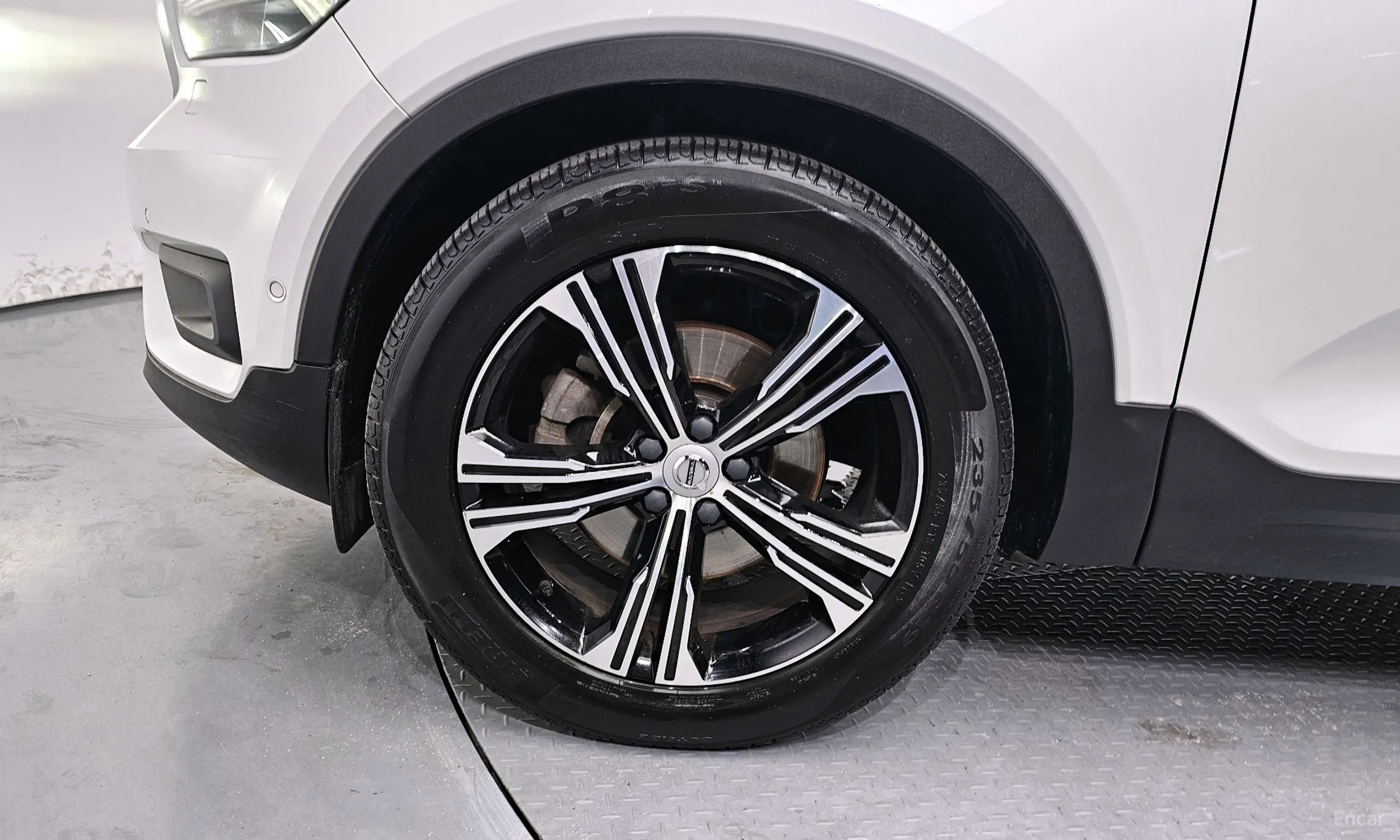 Volvo XC40 превью 5