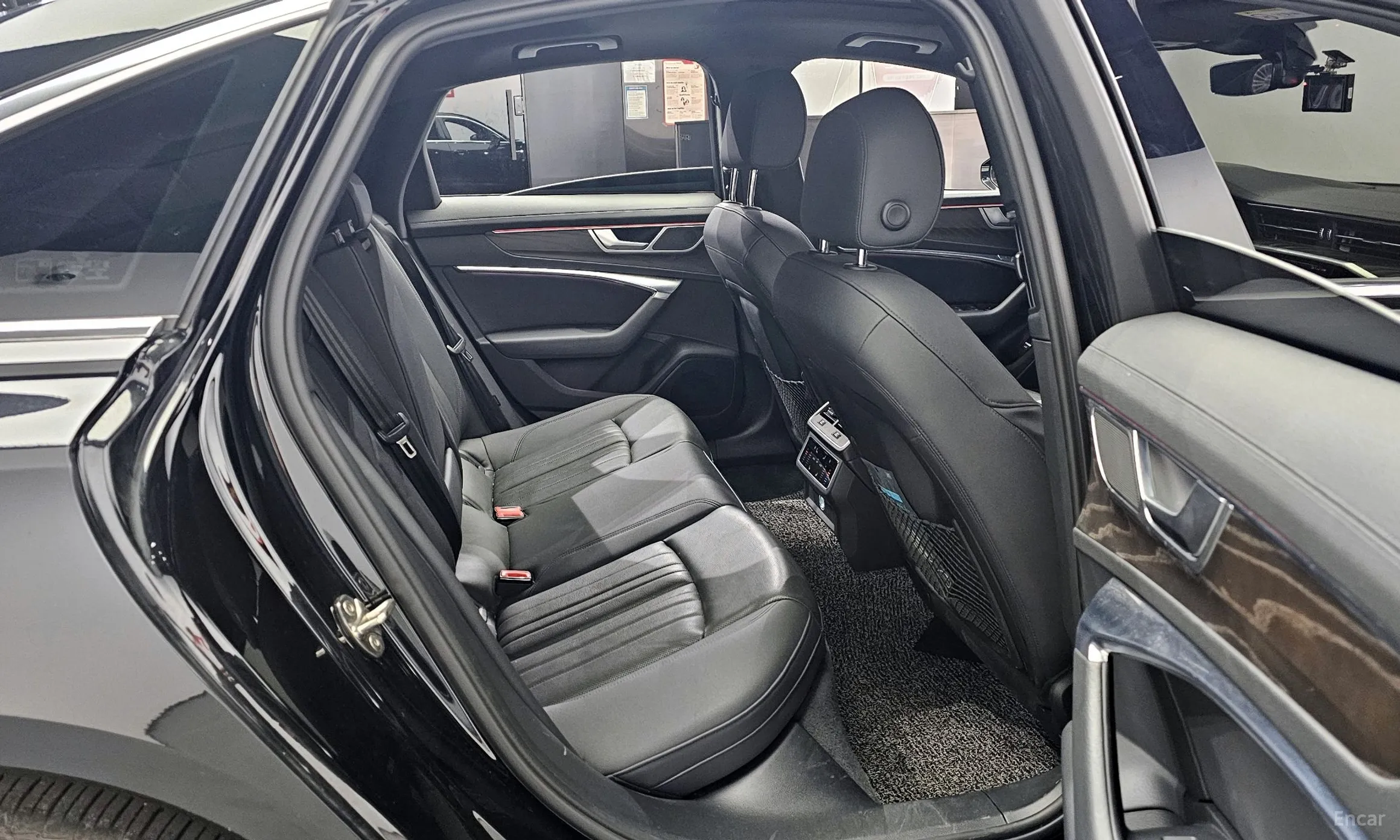 Audi A6 (C8) превью 12