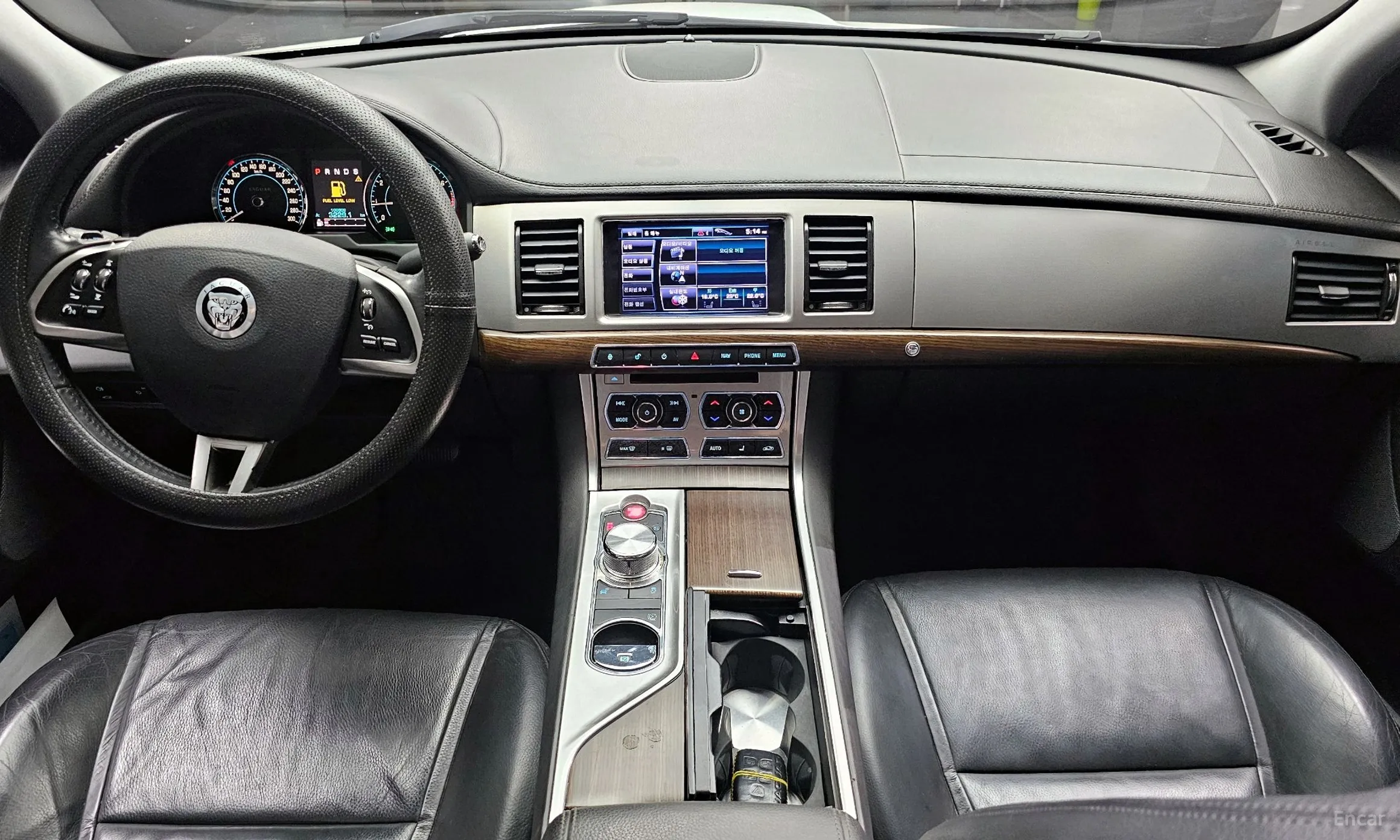 Jaguar New XF превью 7