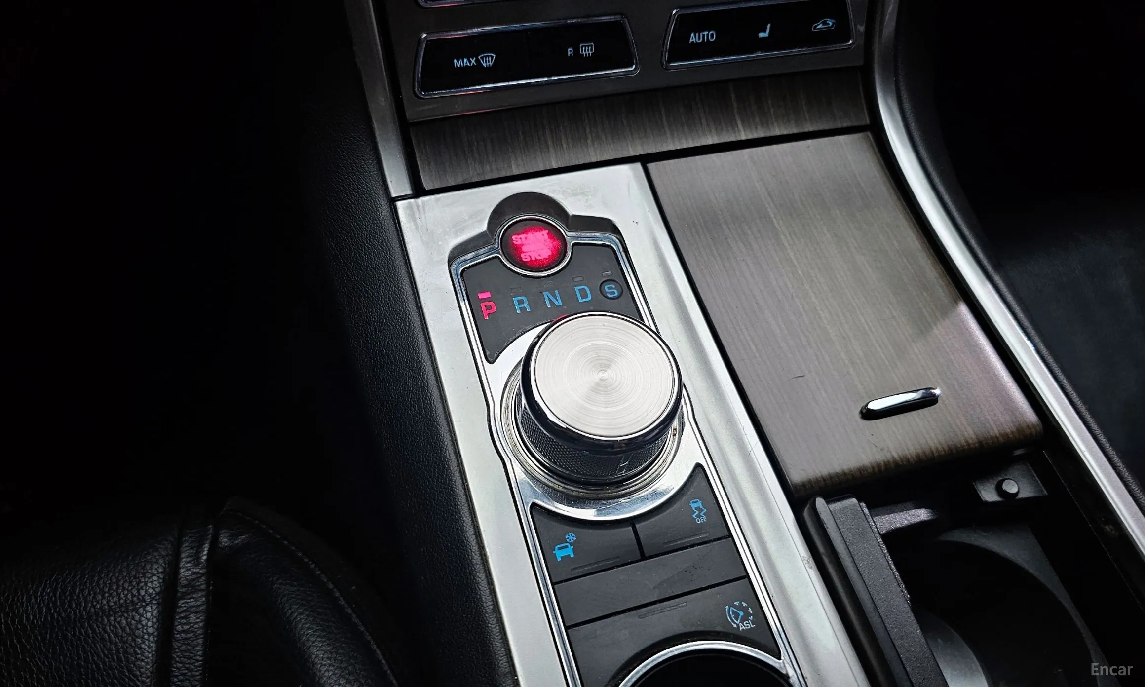 Jaguar New XF превью 9