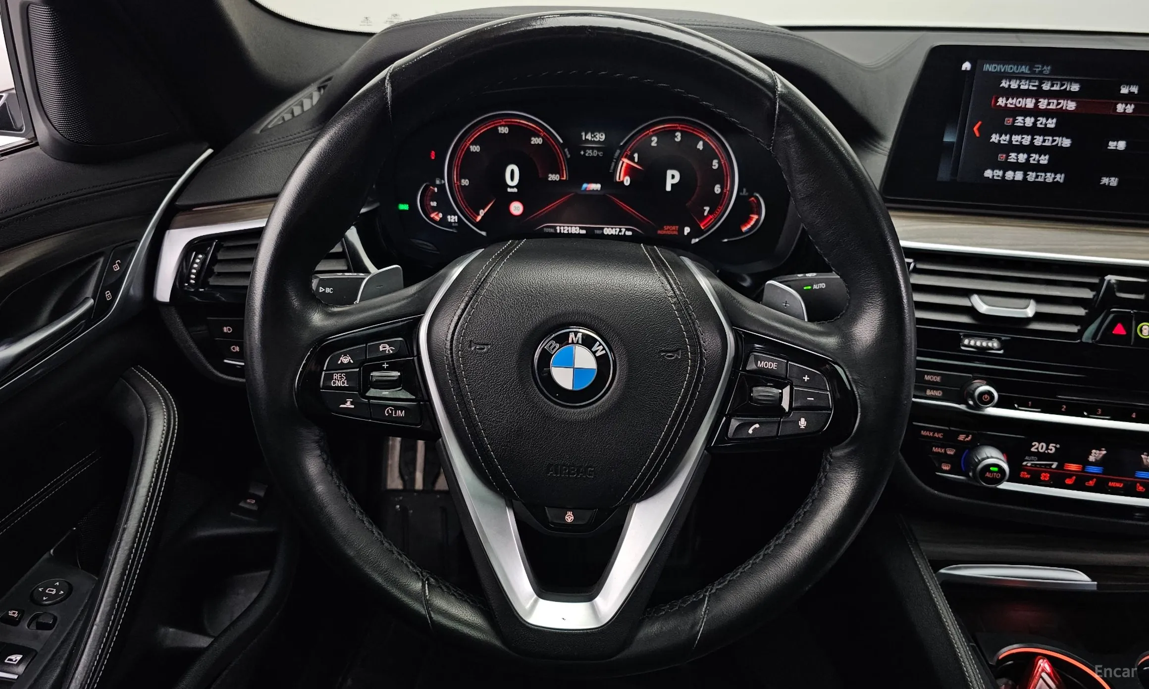 BMW 5 Series (G30) превью 13