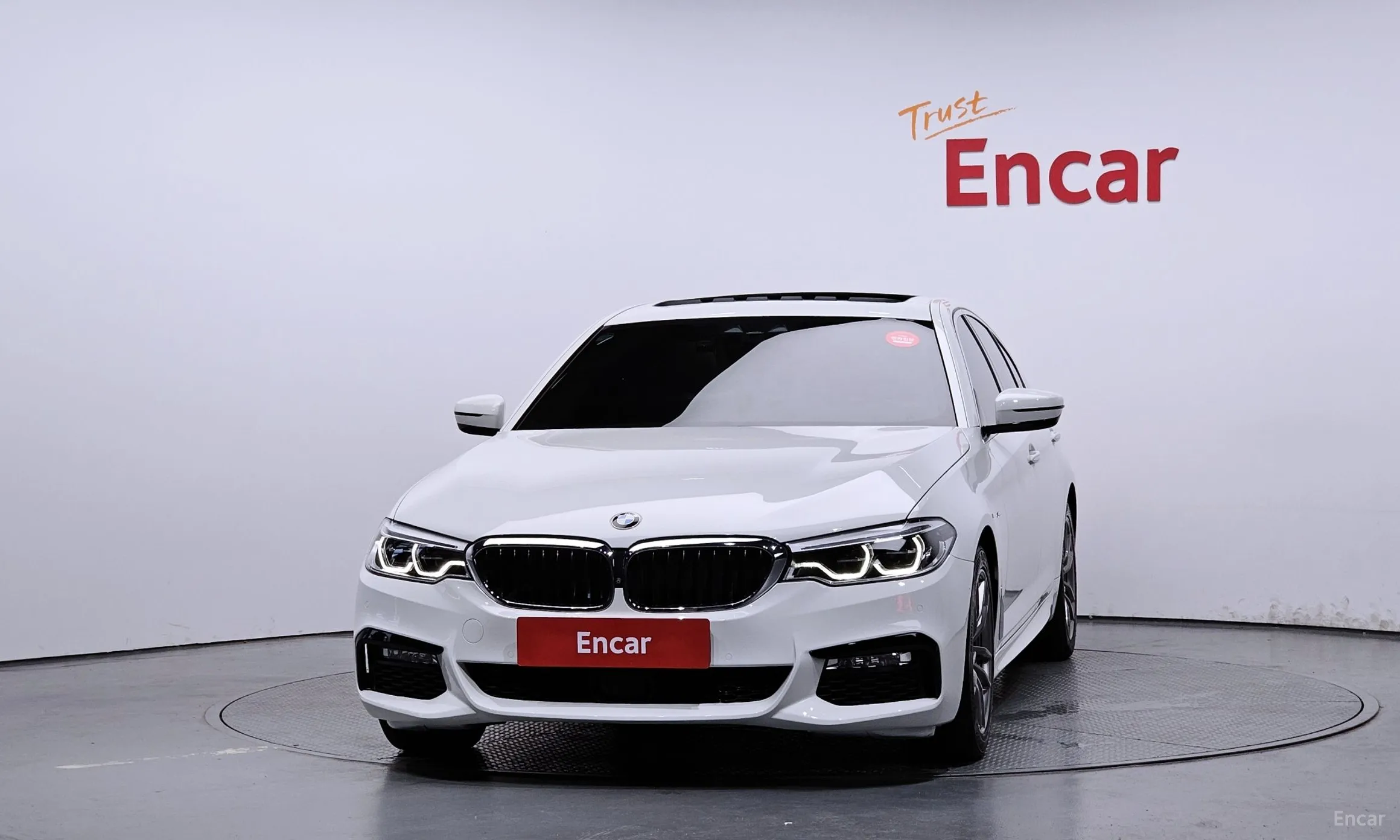 BMW 5 Series (G30) превью 3