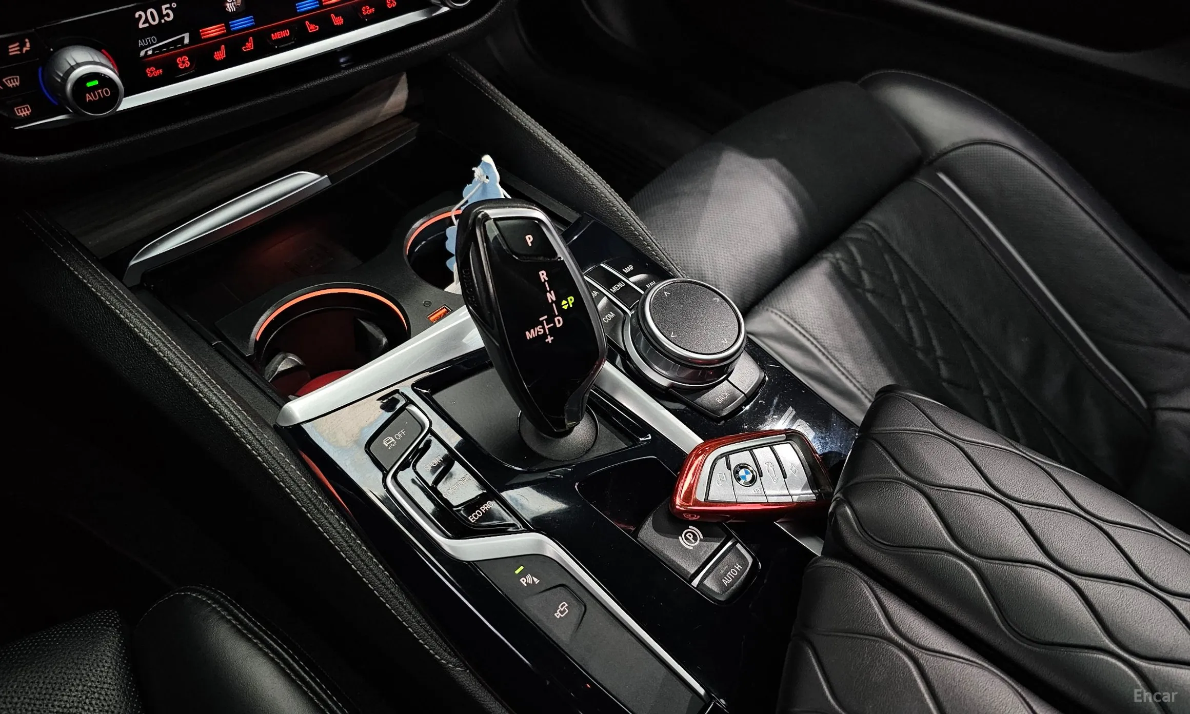 BMW 5 Series (G30) превью 9