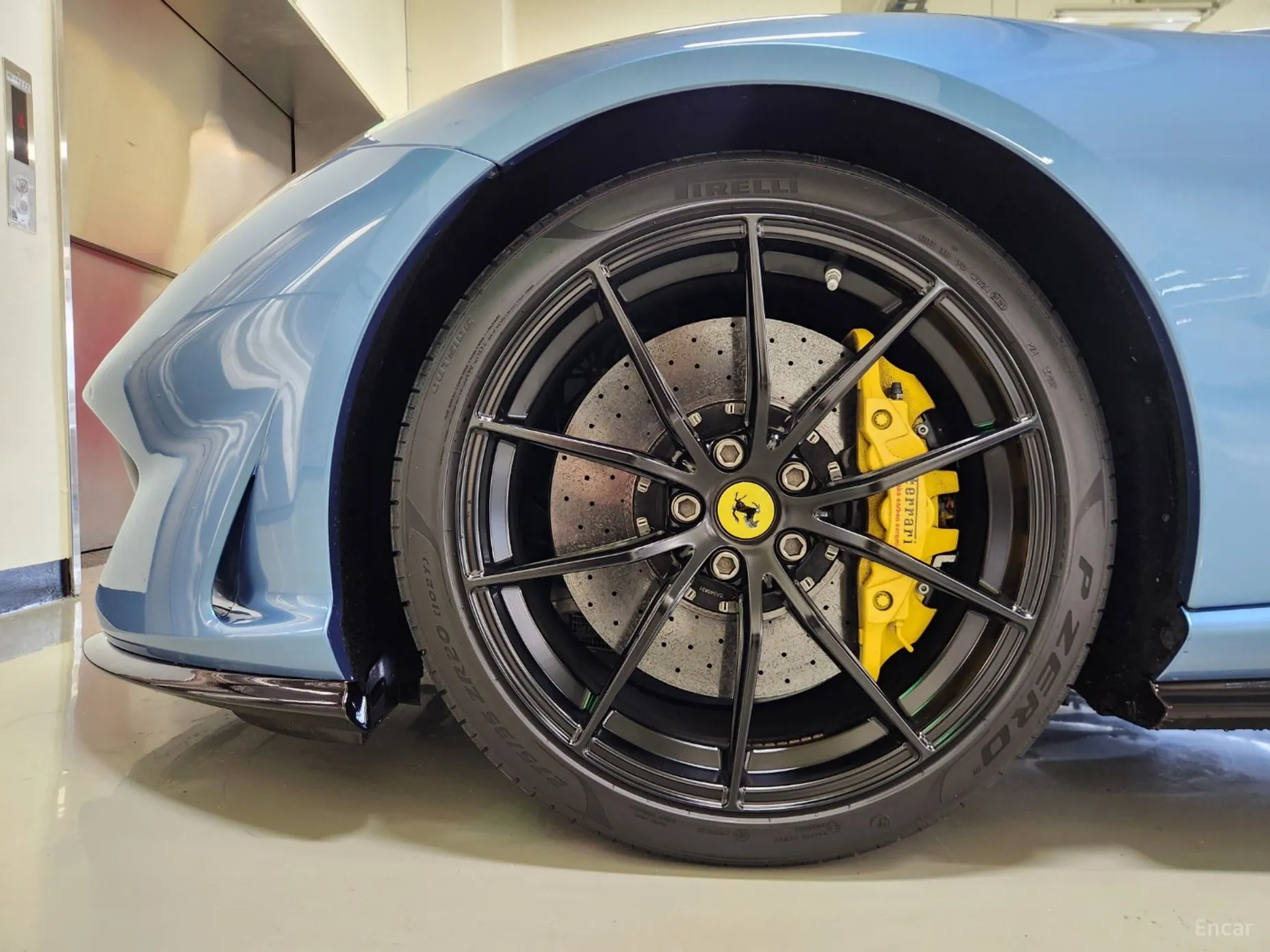 Ferrari 812 GTS превью 20
