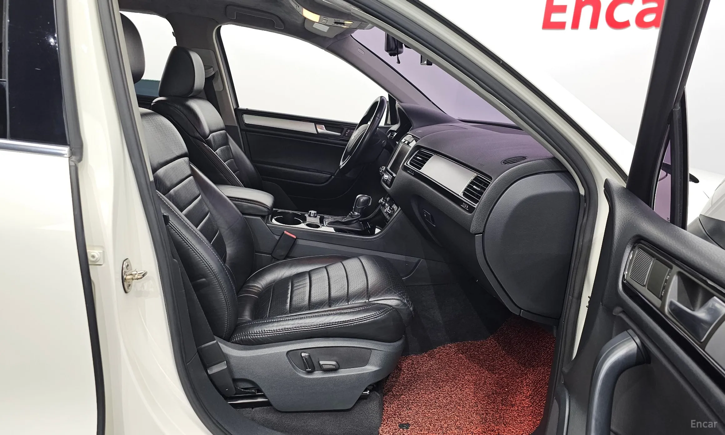 Volkswagen New Touareg превью 11