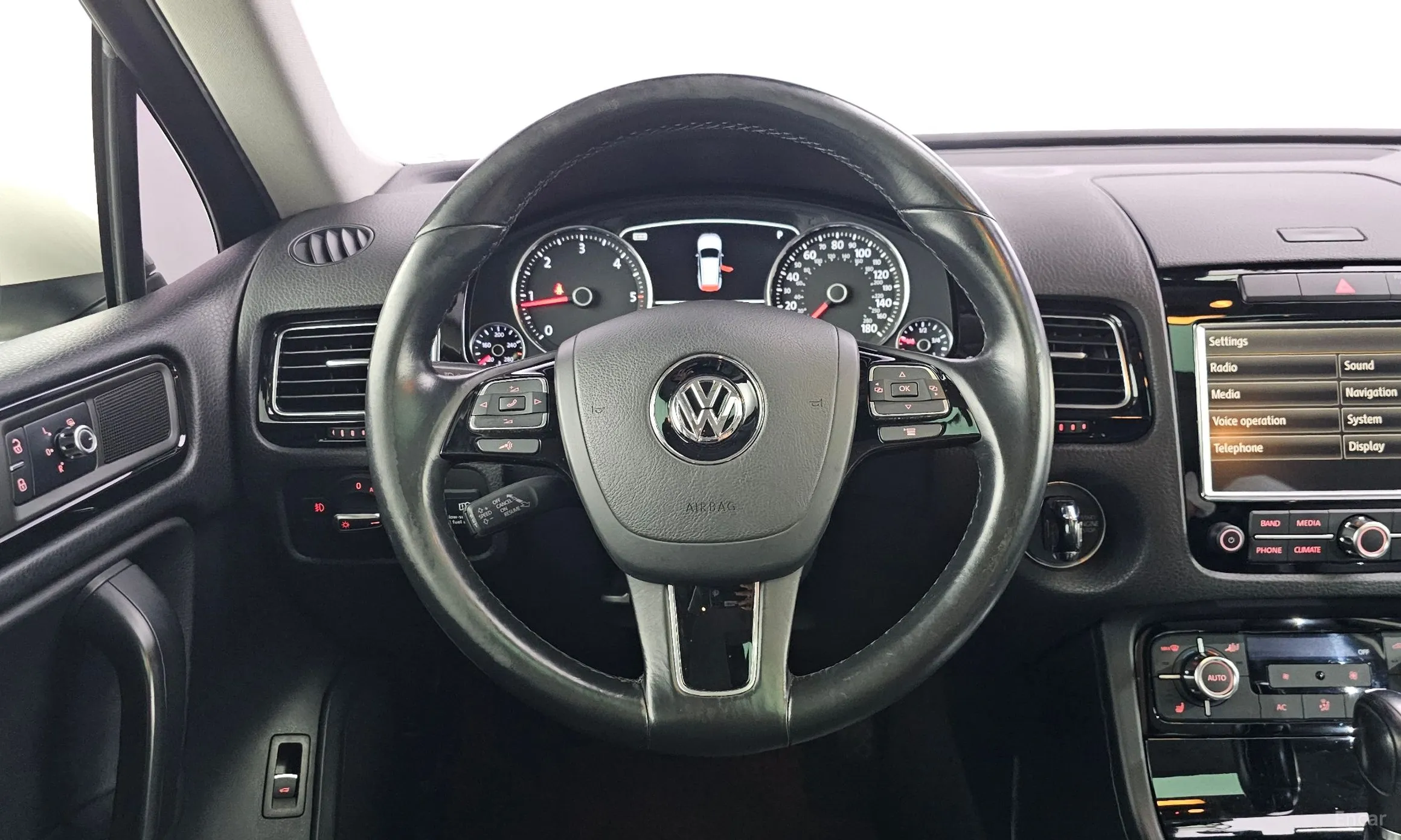 Volkswagen New Touareg превью 13