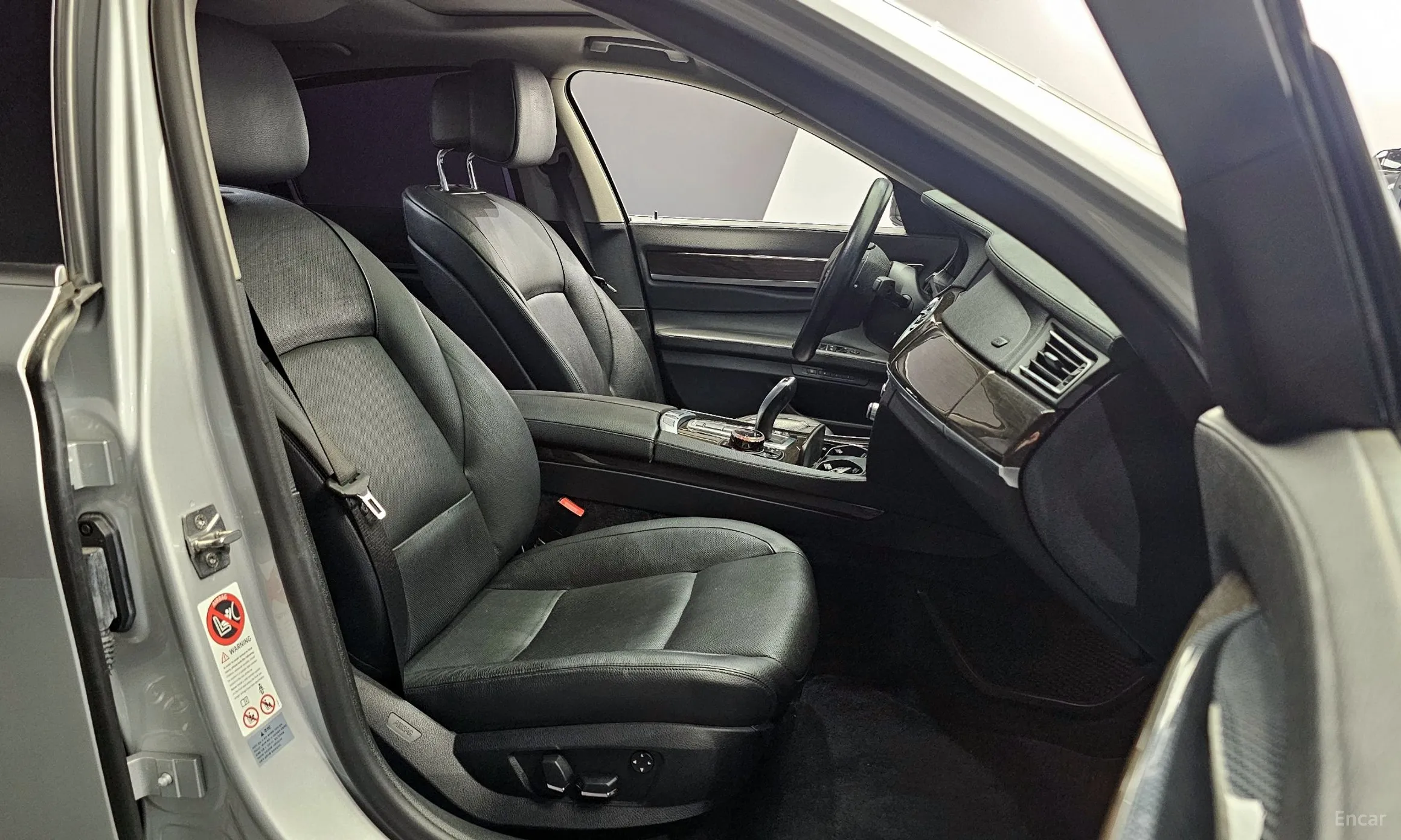 BMW 7 Series (F01) превью 11