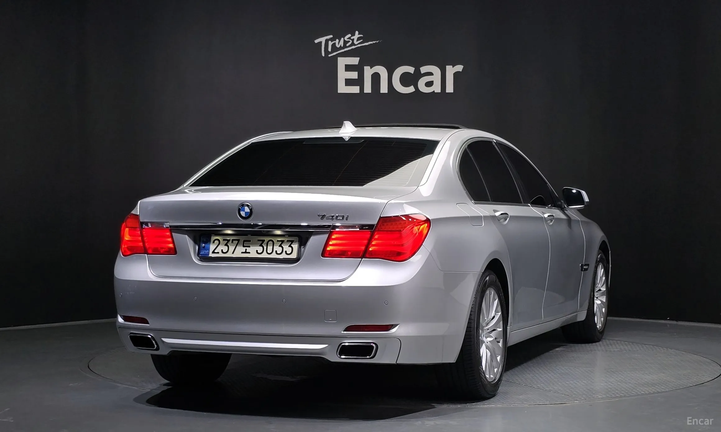 BMW 7 Series (F01)