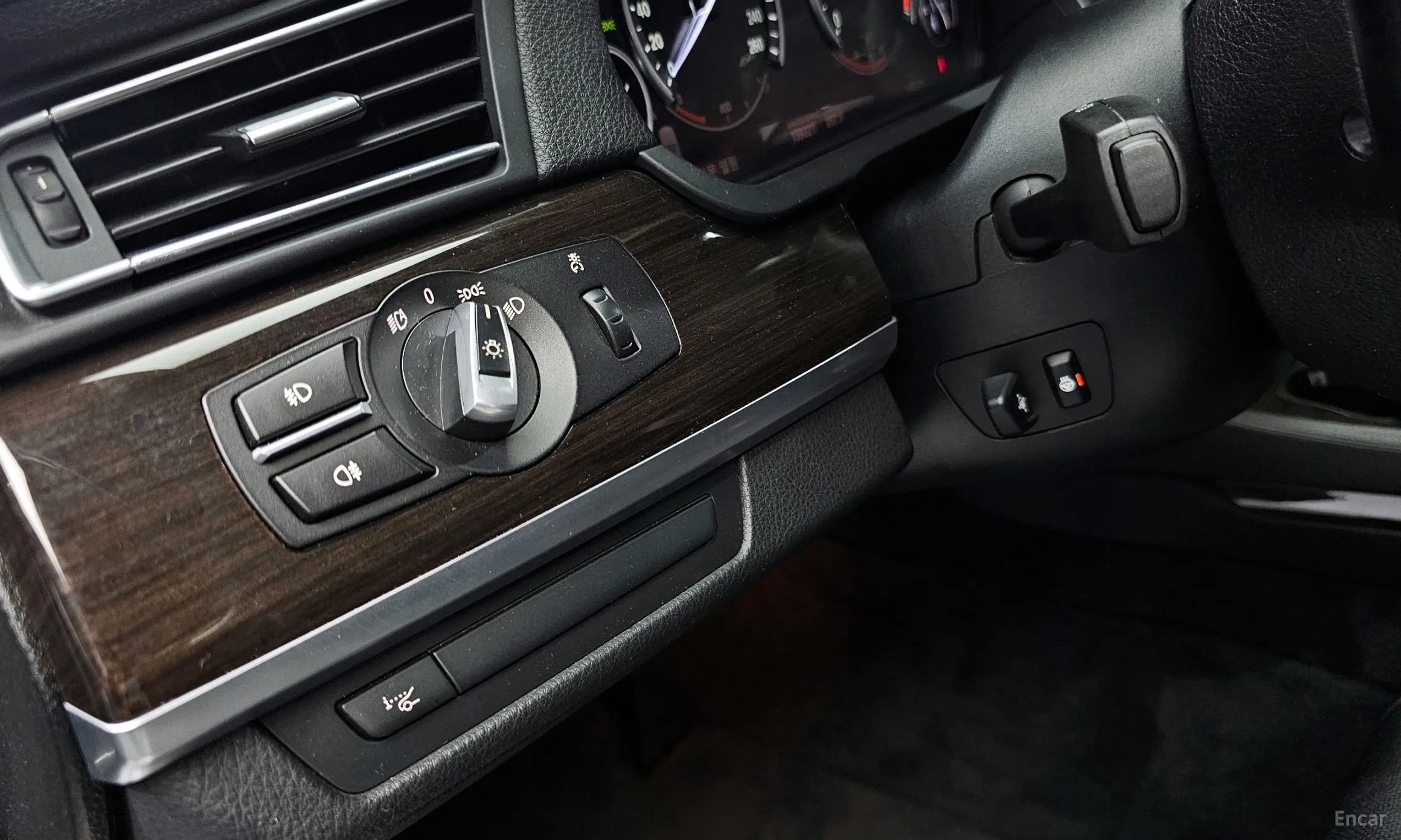 BMW 7 Series (F01) превью 16