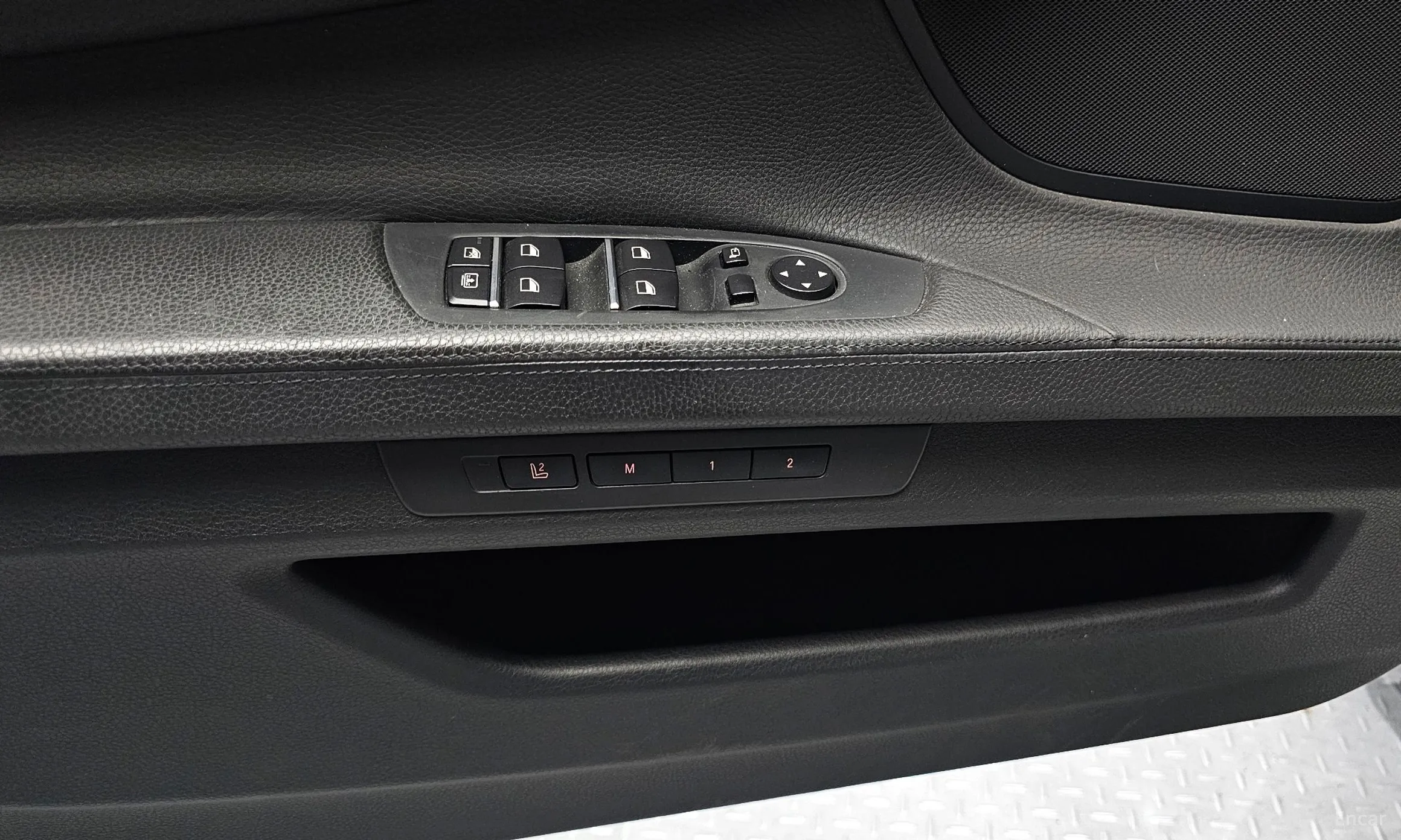 BMW 7 Series (F01) превью 19