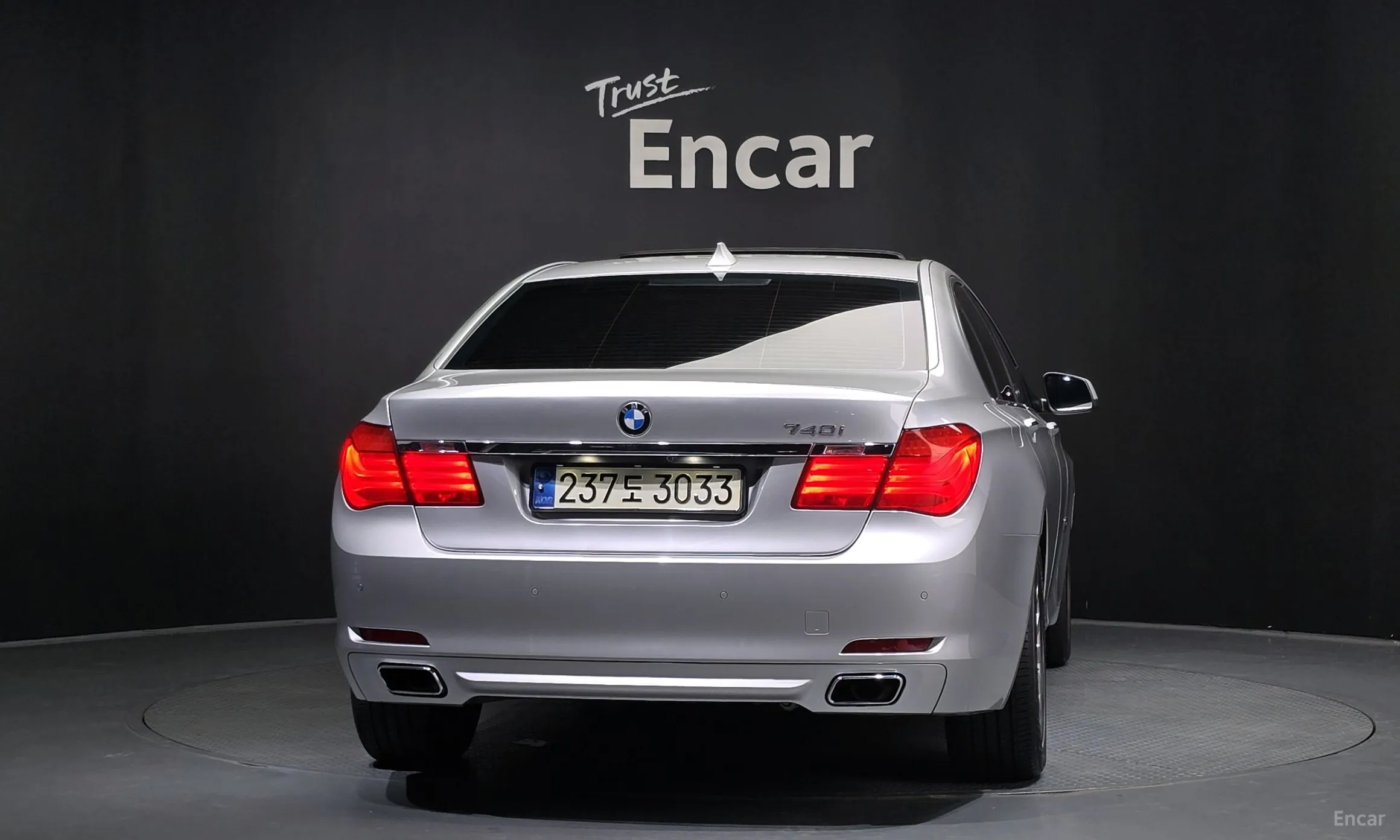 BMW 7 Series (F01) превью 4