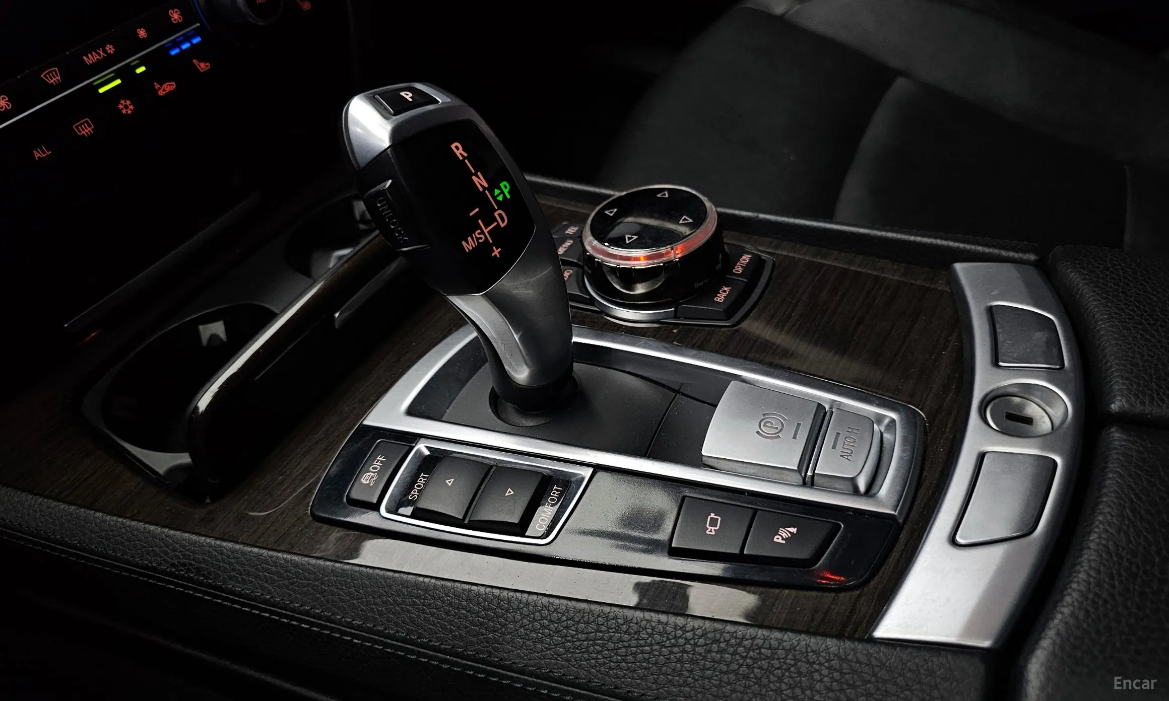 BMW 7 Series (F01) превью 9
