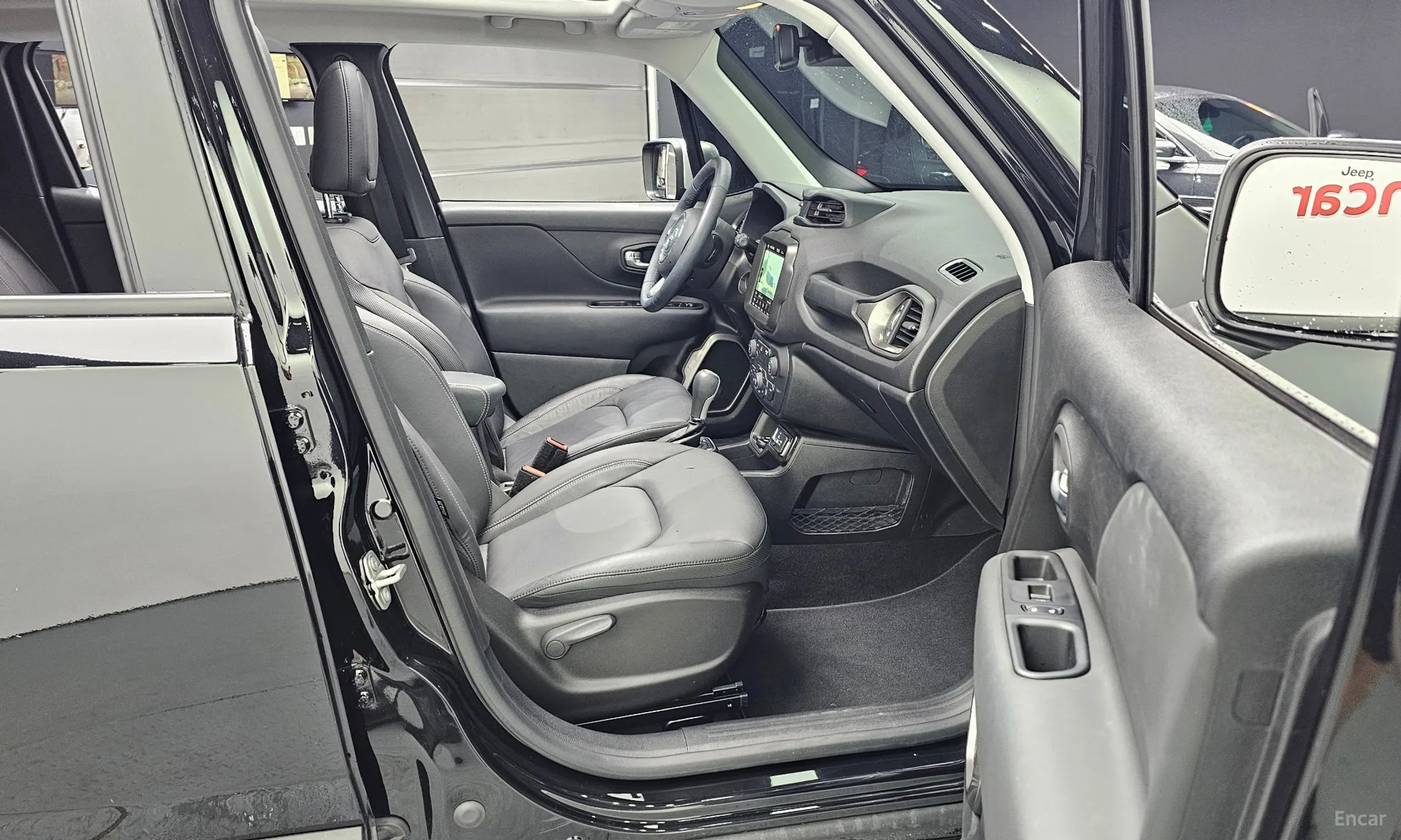 Jeep Renegade превью 11