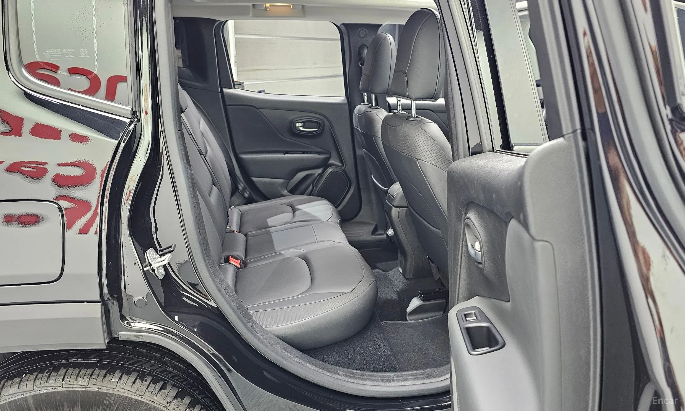 Jeep Renegade превью 12