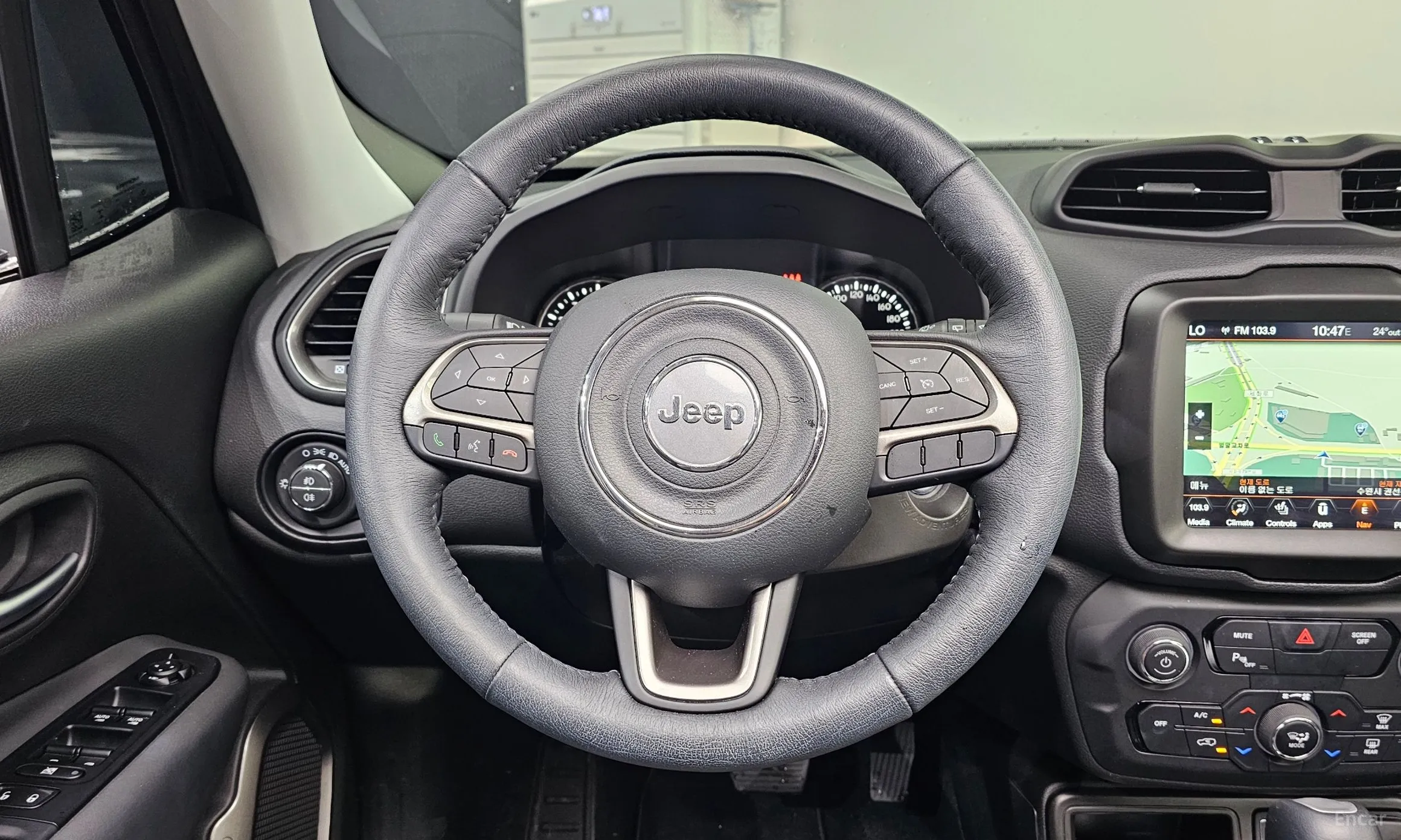 Jeep Renegade превью 13