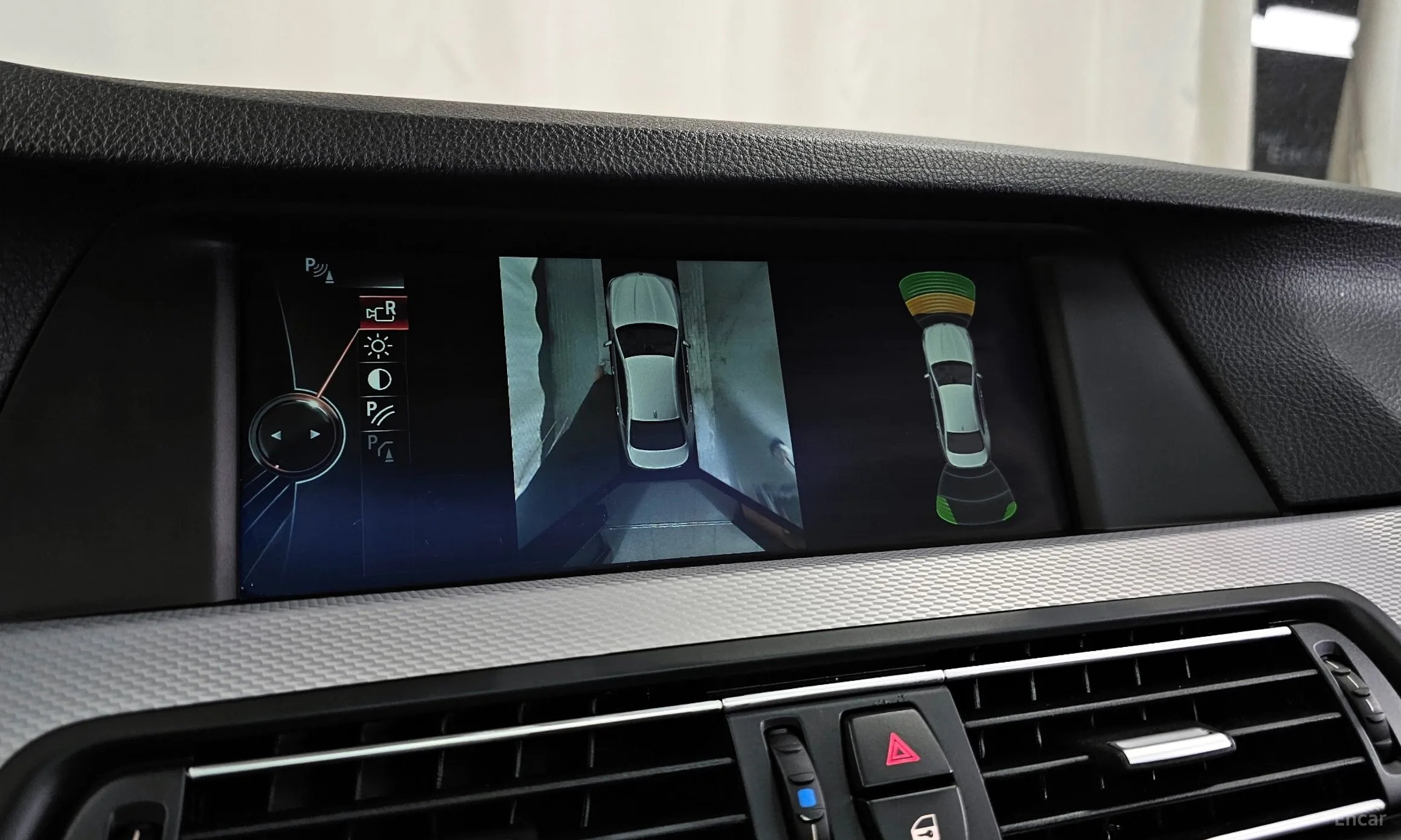 BMW 5 Series (F10) превью 15
