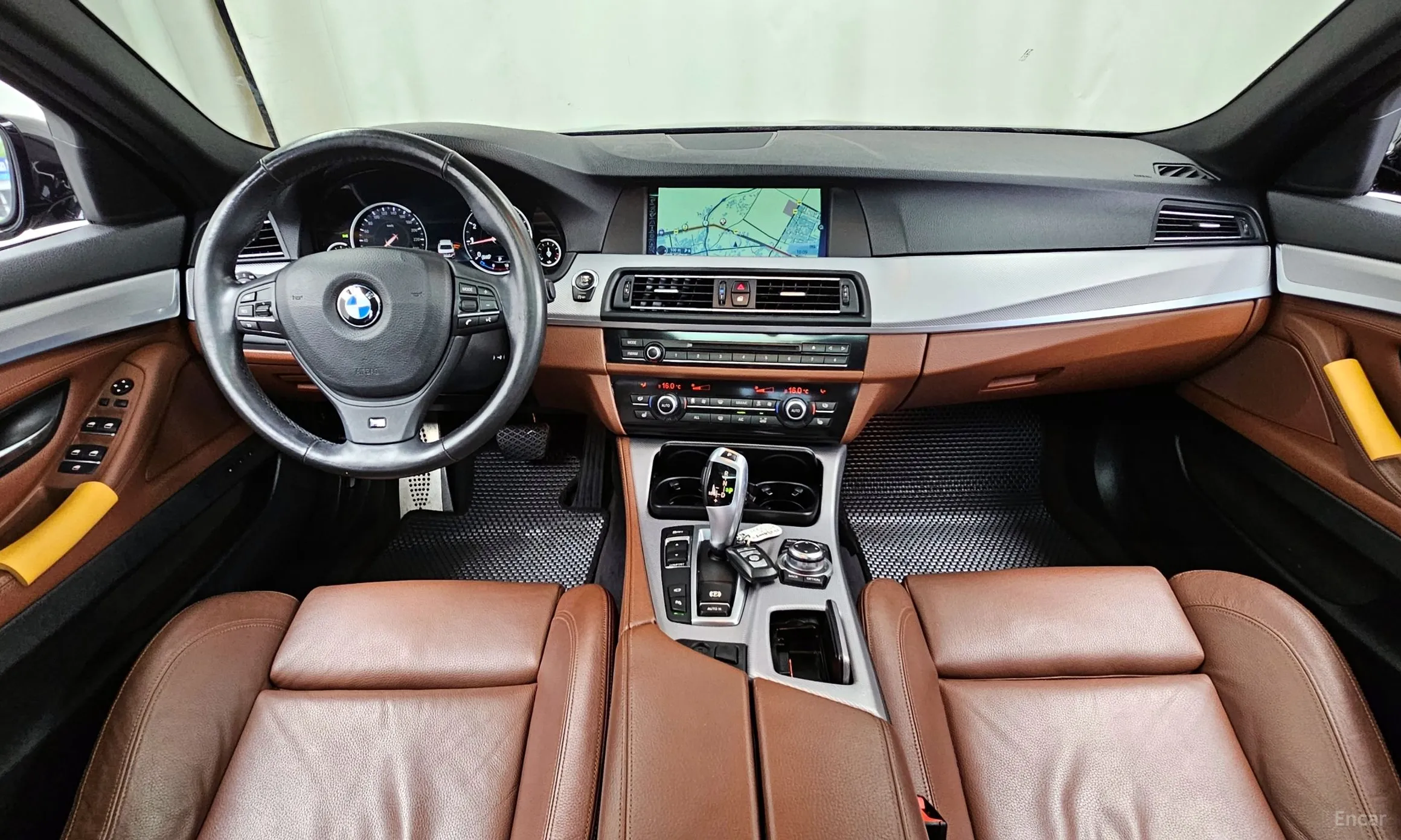 BMW 5 Series (F10) превью 7