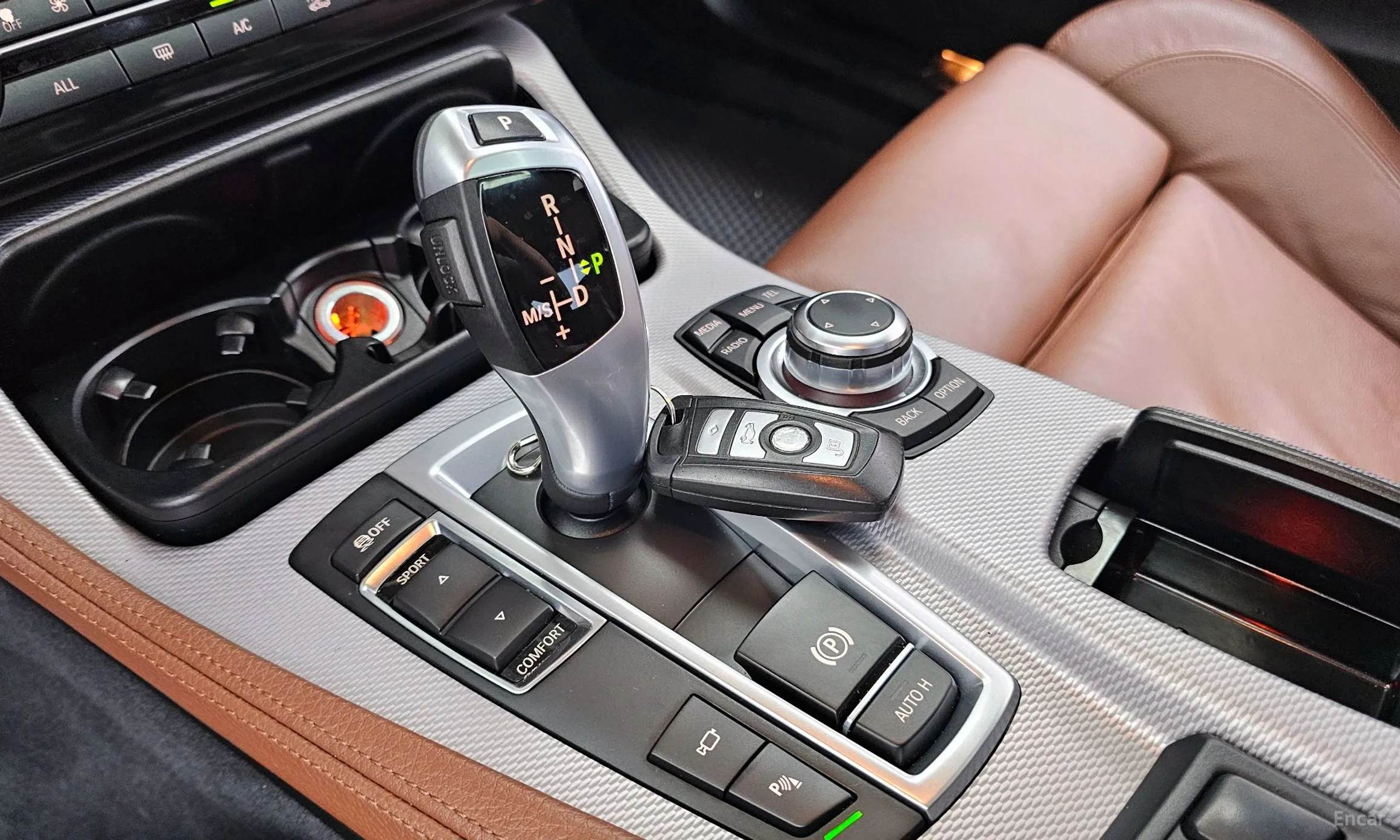 BMW 5 Series (F10) превью 9