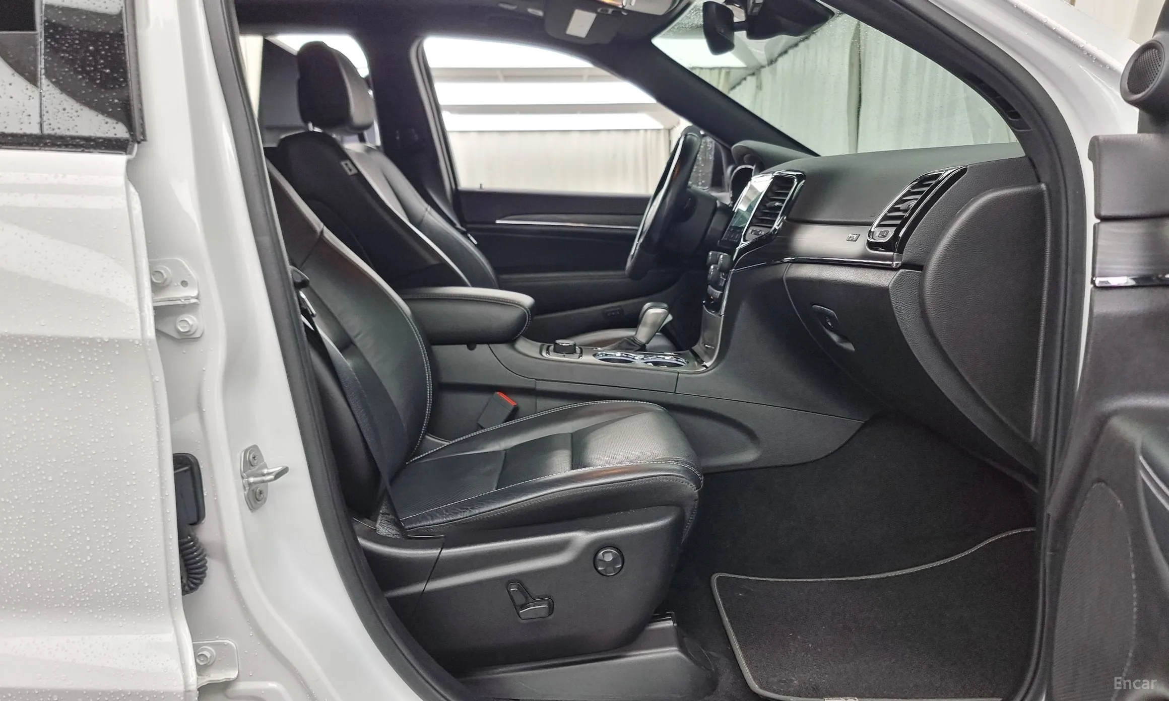 Jeep Grand Cherokee превью 11