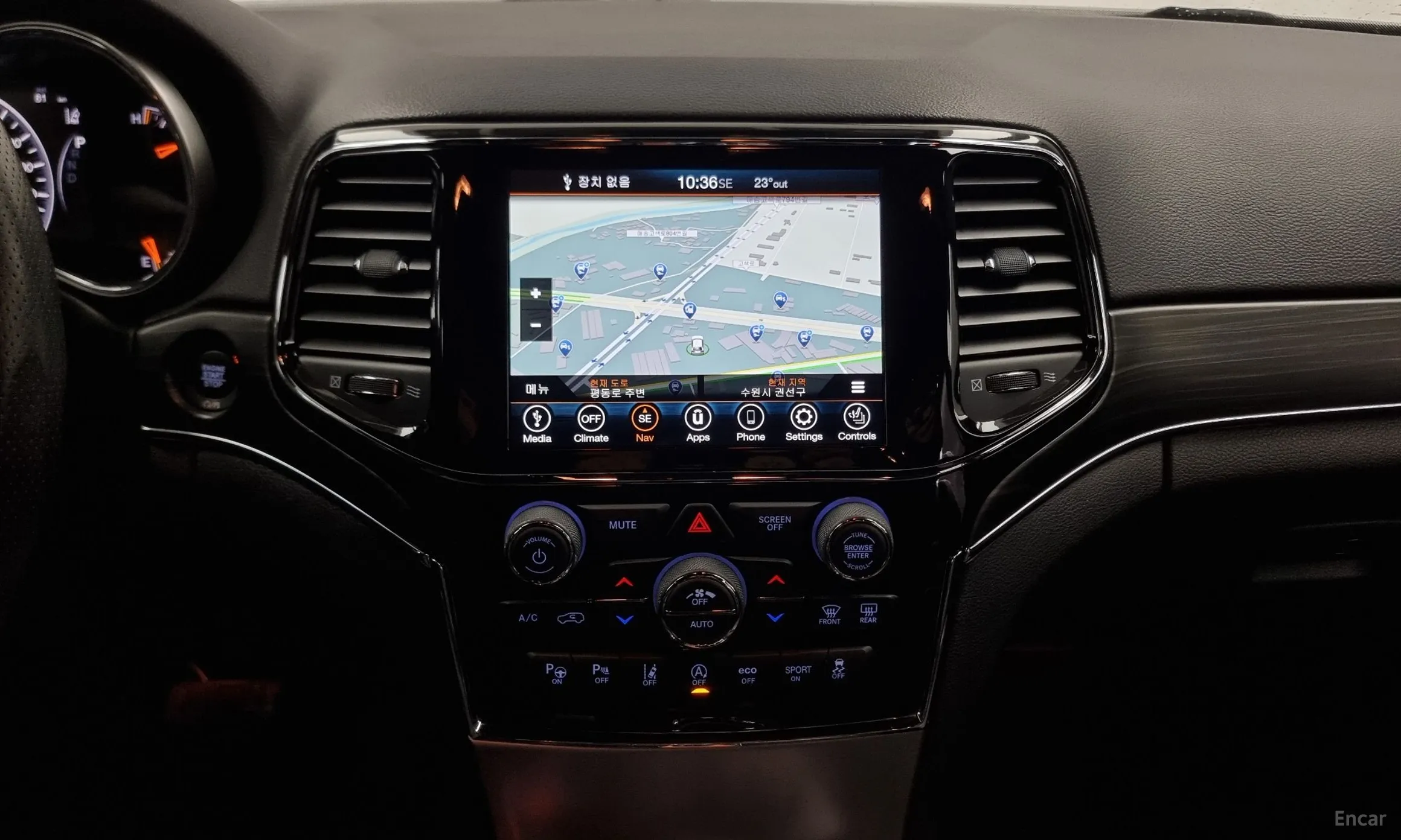 Jeep Grand Cherokee превью 14
