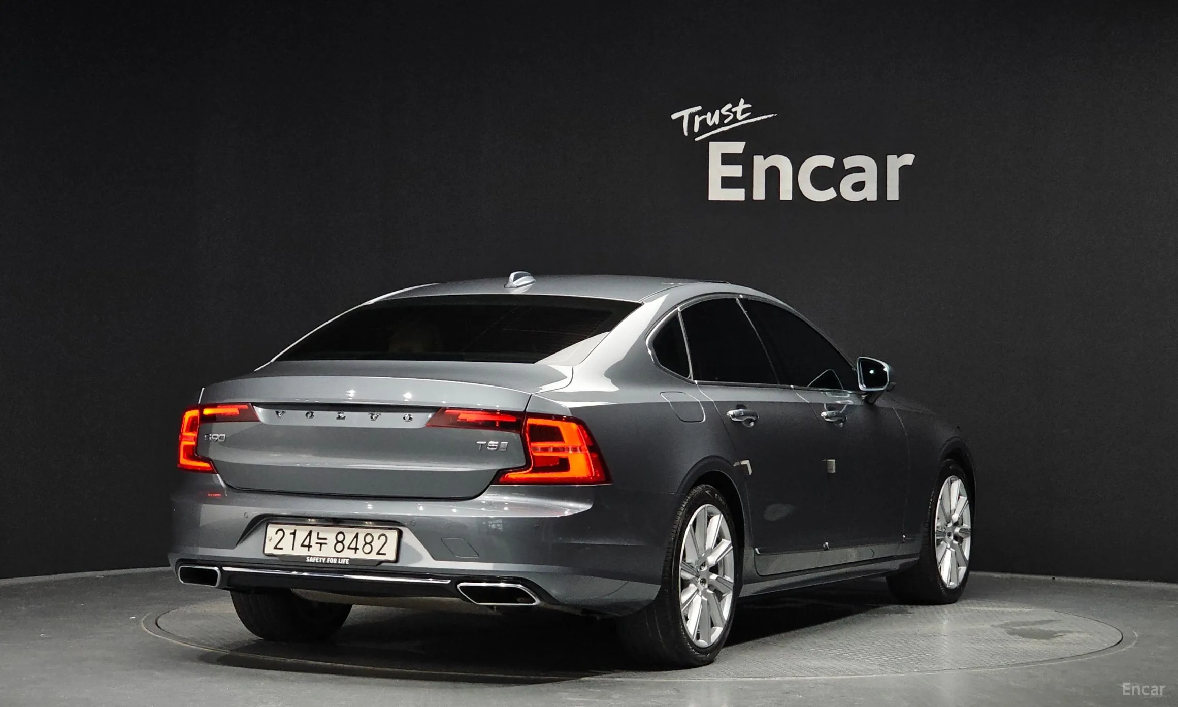 Volvo S90