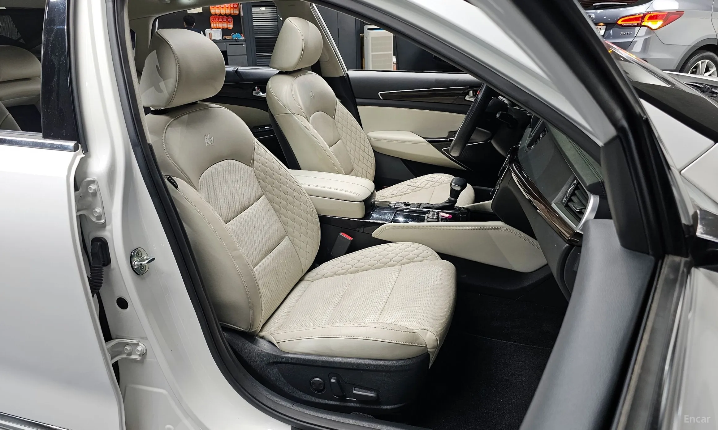 Kia K7 Hybrid превью 10