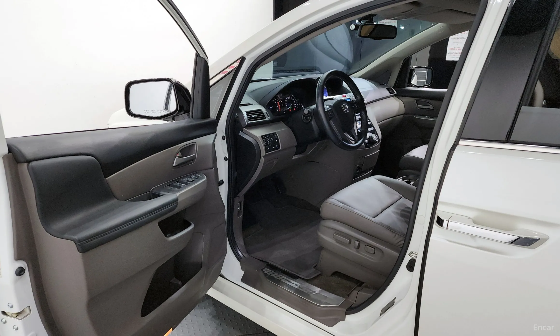 Honda Odyssey превью 10