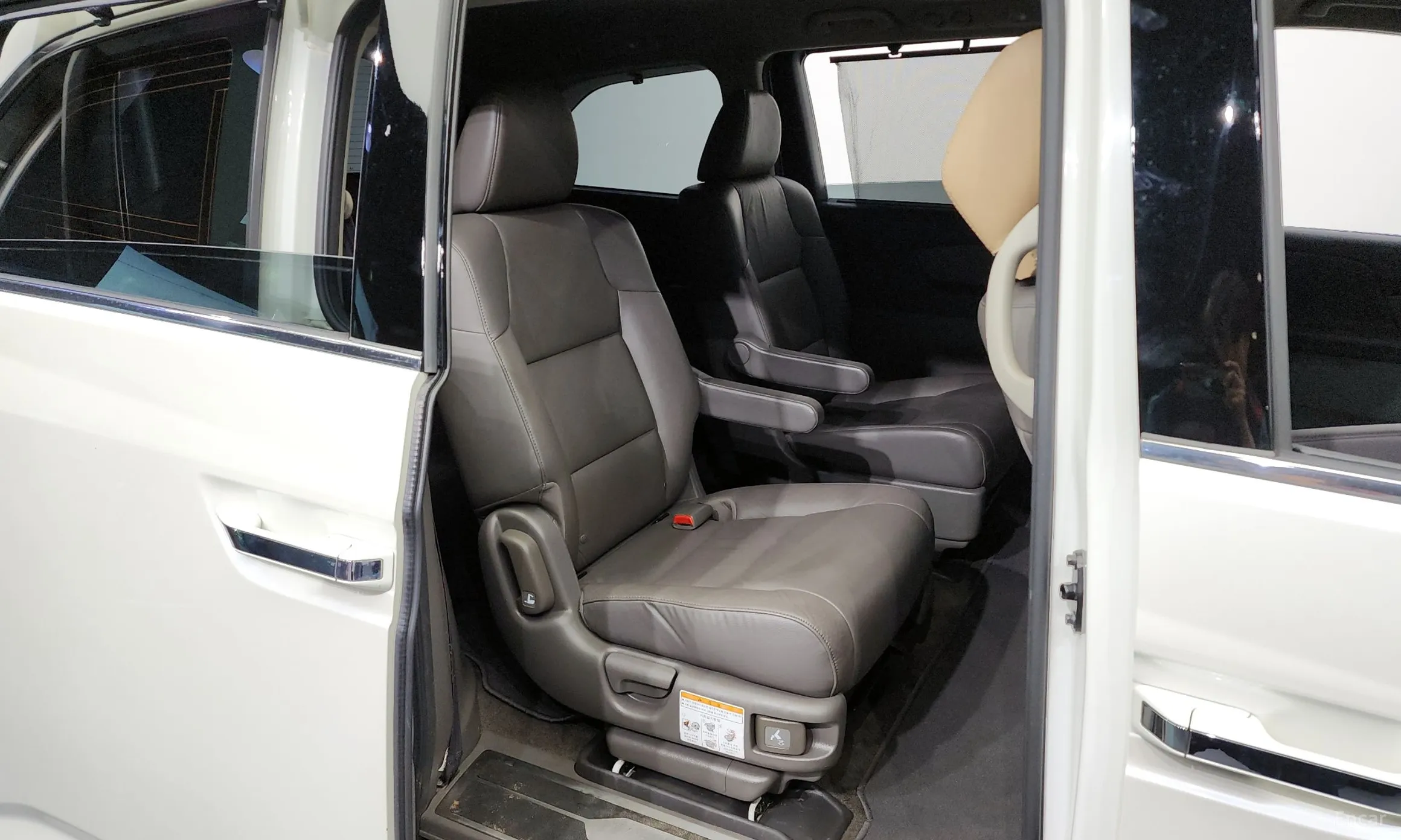 Honda Odyssey превью 12