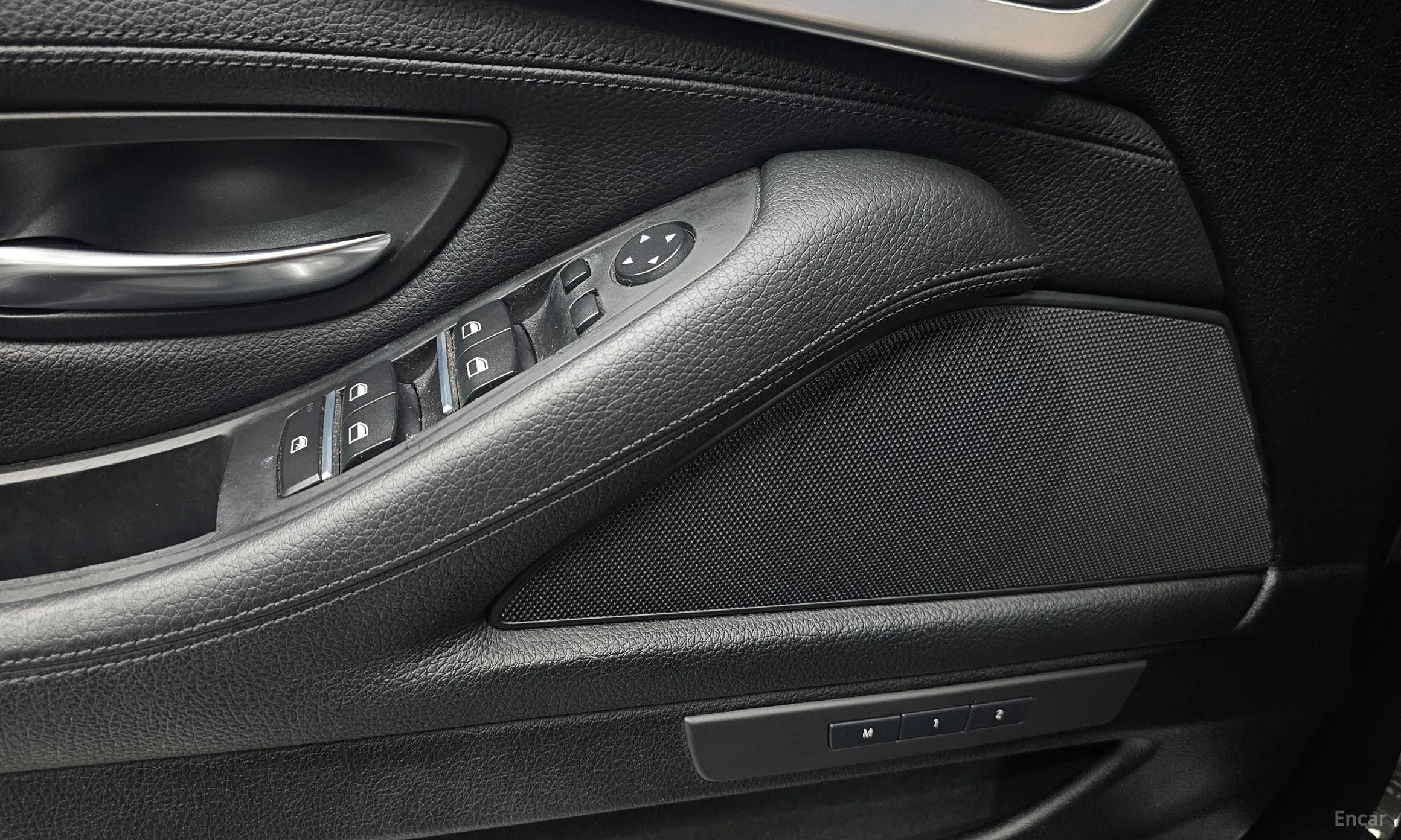 BMW 5 Series (F10) превью 19