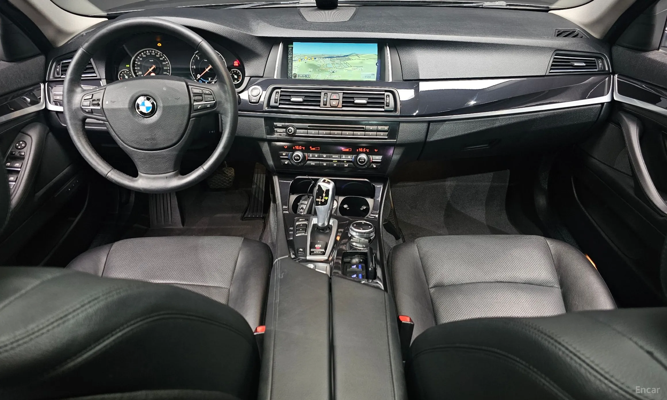 BMW 5 Series (F10) превью 7