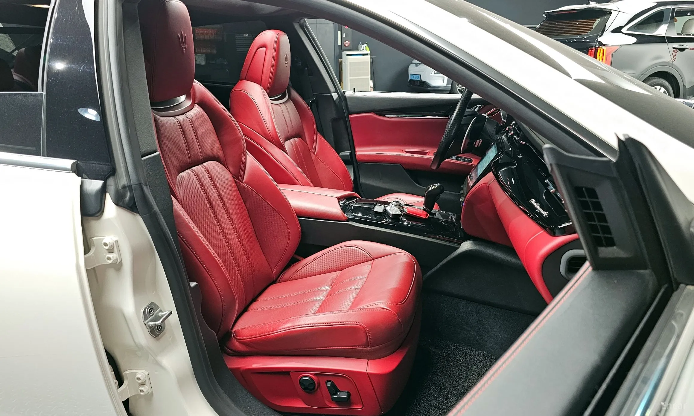 Maserati Quattroporte превью 10