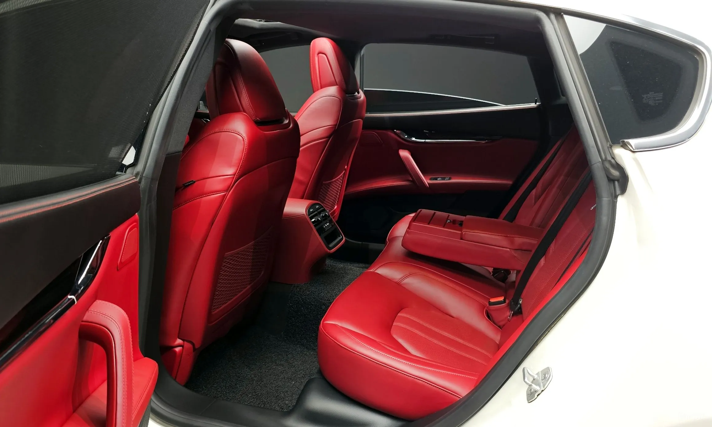 Maserati Quattroporte превью 12